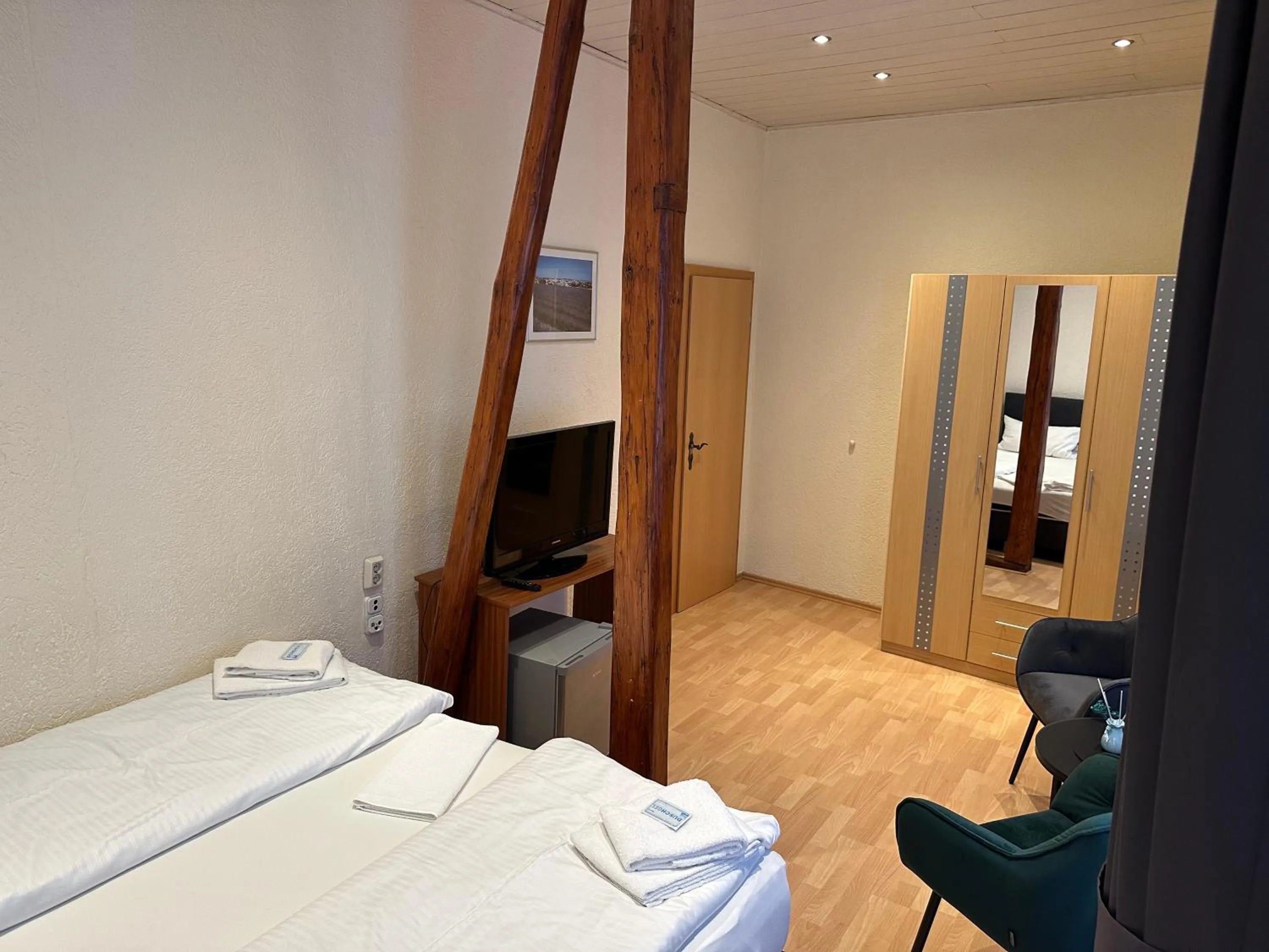 Bedroom, Bed in Hotel-Café-Burg Stahleck