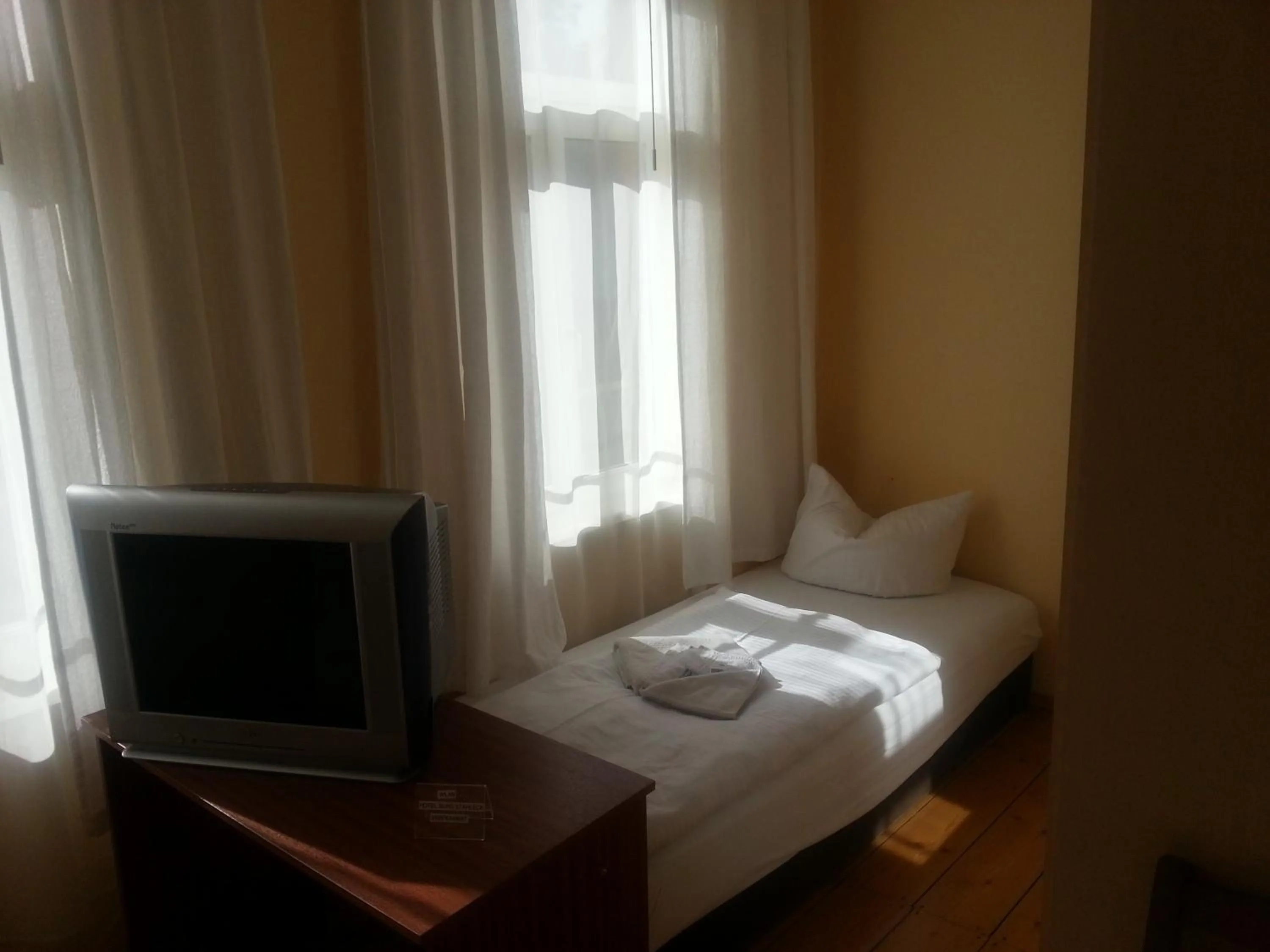 Bed in Hotel-Café-Burg Stahleck