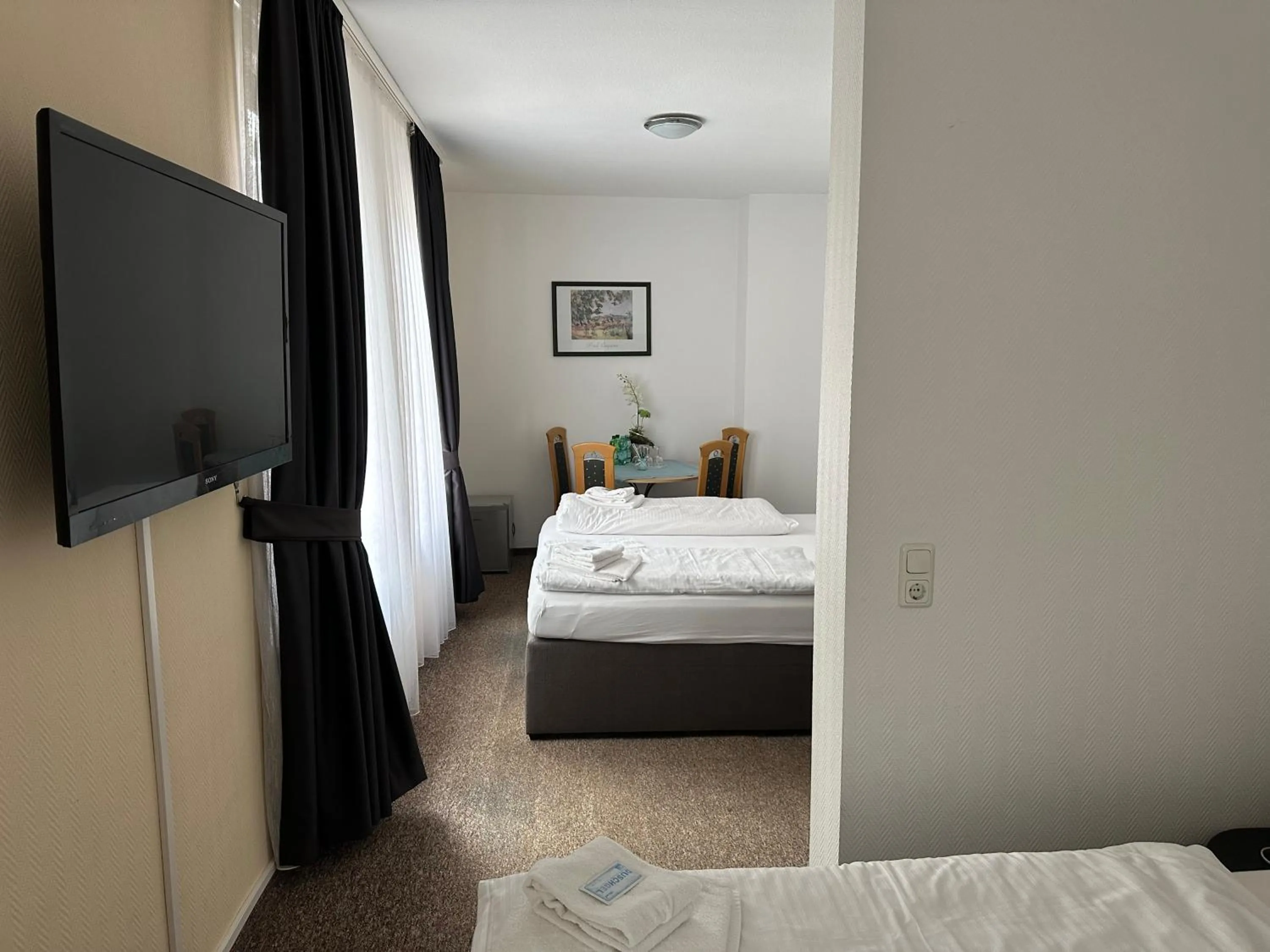 Photo of the whole room, Bed in Hotel-Café-Burg Stahleck