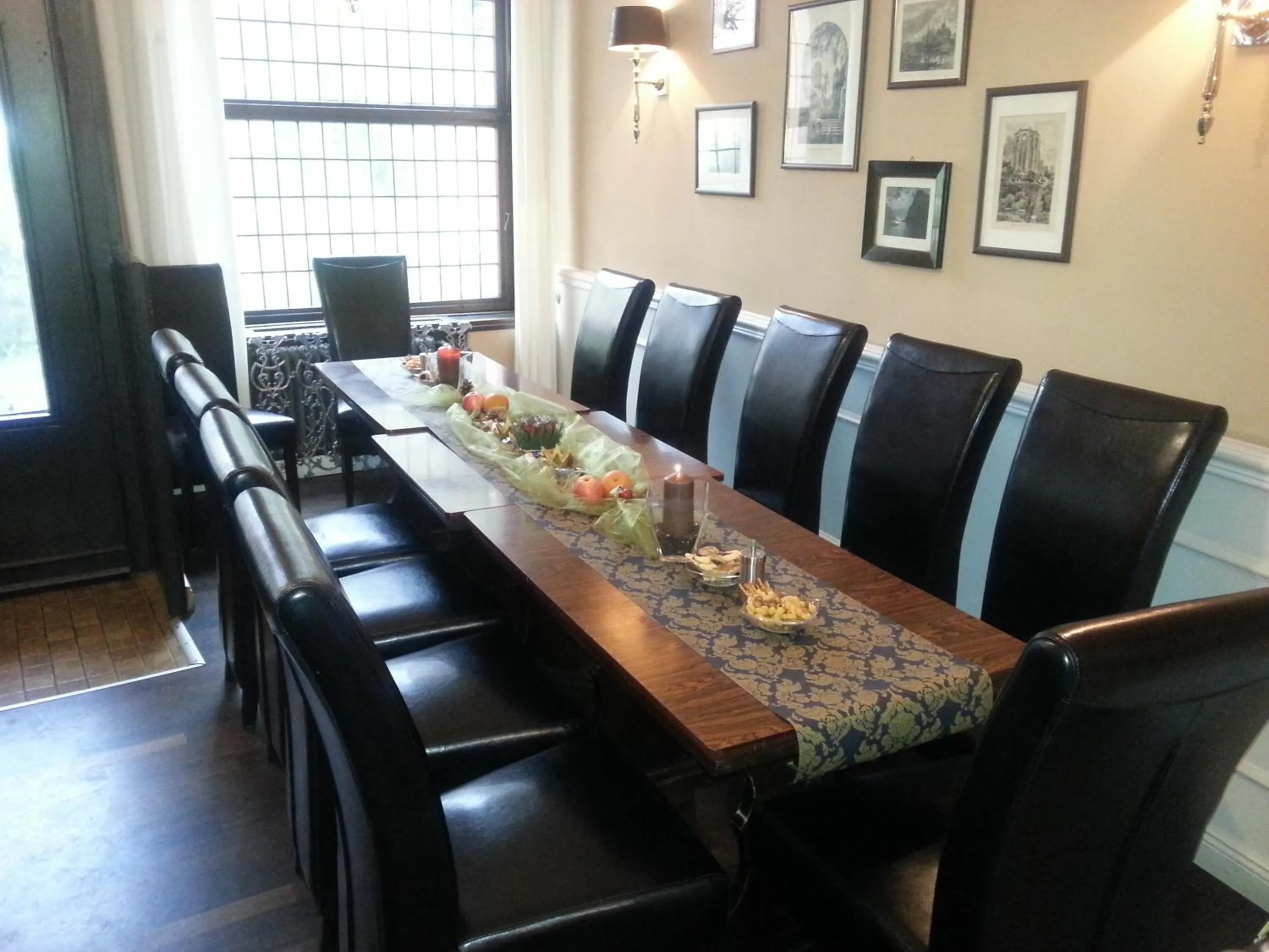 Restaurant/places to eat in Hotel-Café-Burg Stahleck