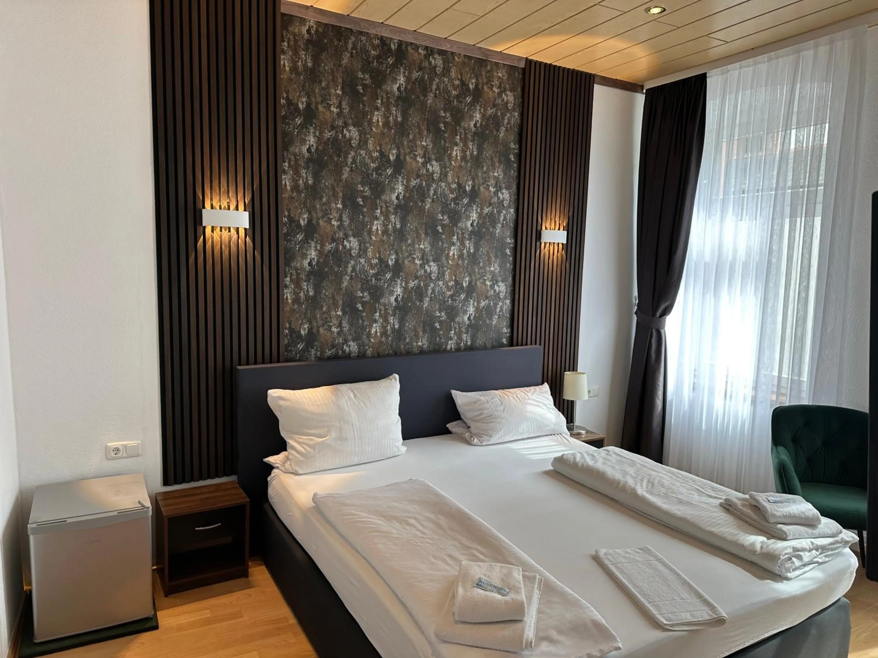 Photo of the whole room, Bed in Hotel-Café-Burg Stahleck