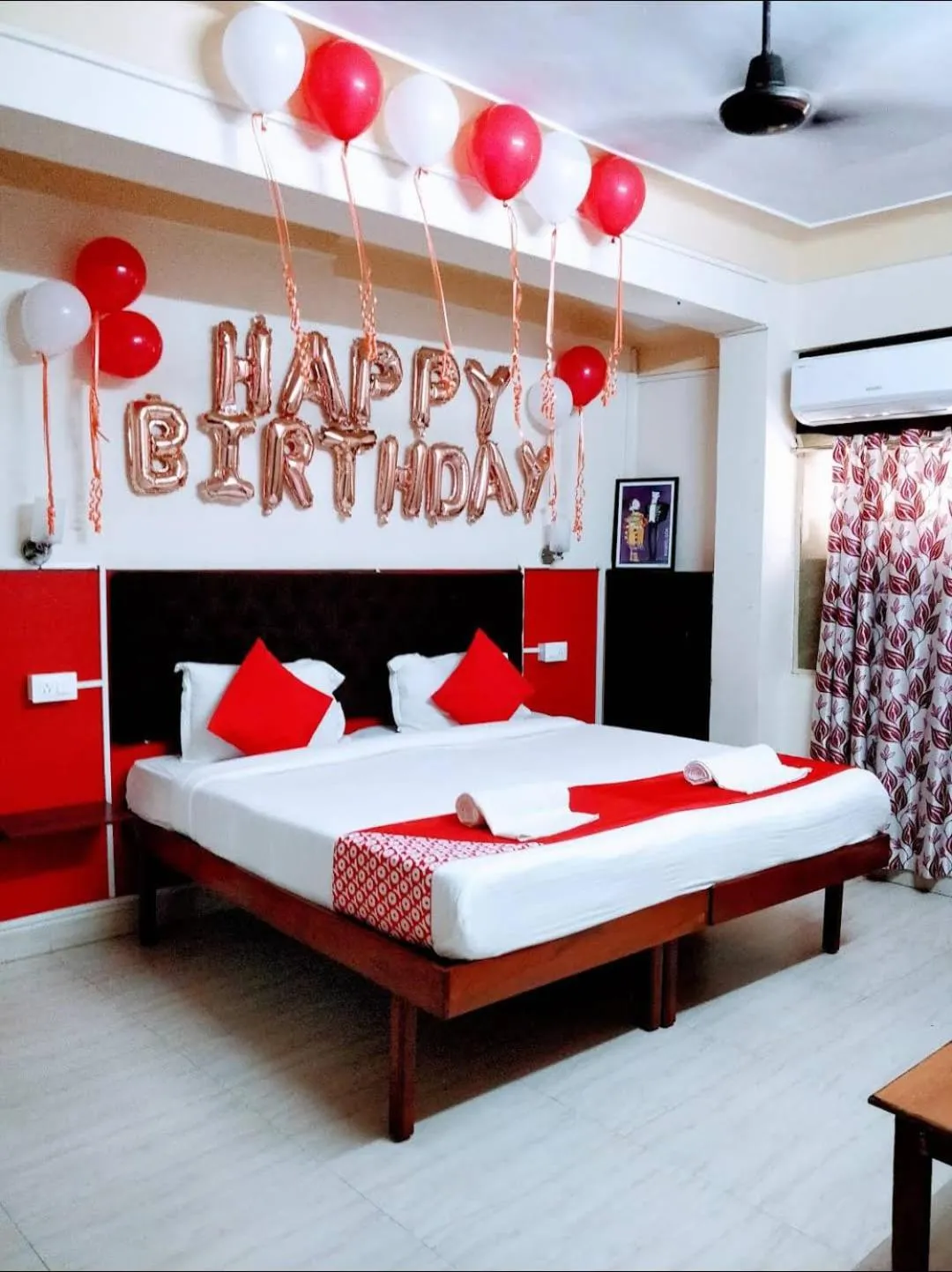 Bed in Sanman Hotels