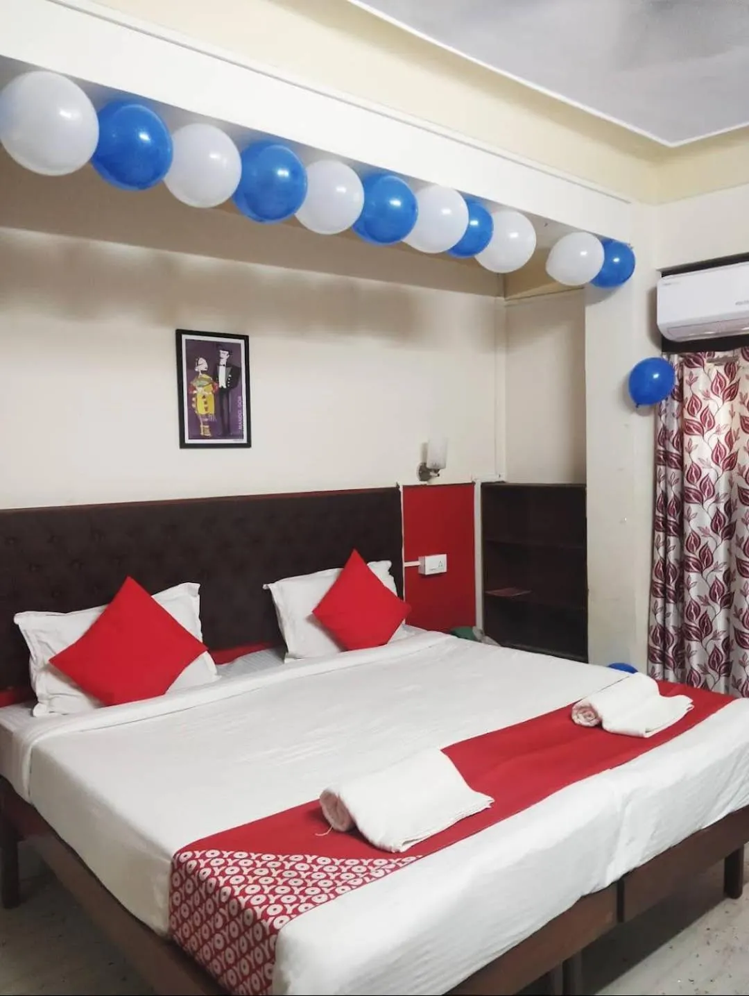 Bed in Sanman Hotels