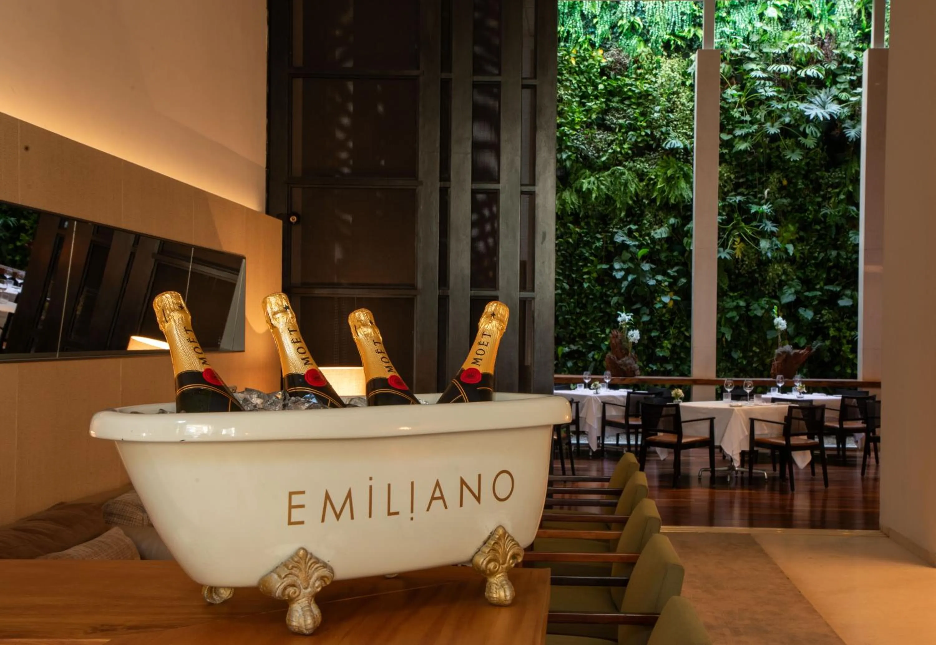 Lounge or bar in Emiliano São Paulo