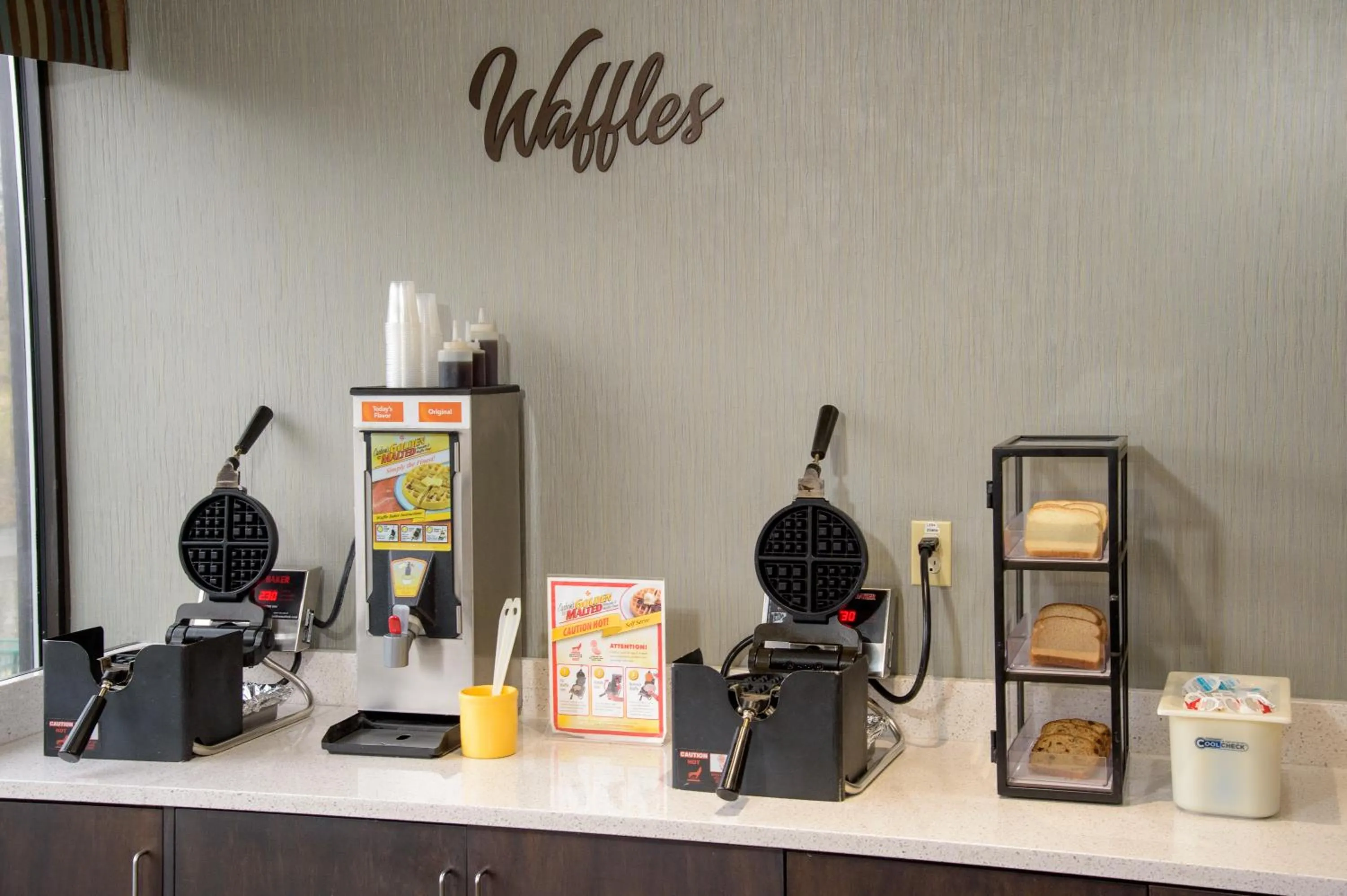 Breakfast in Pigeon River Inn