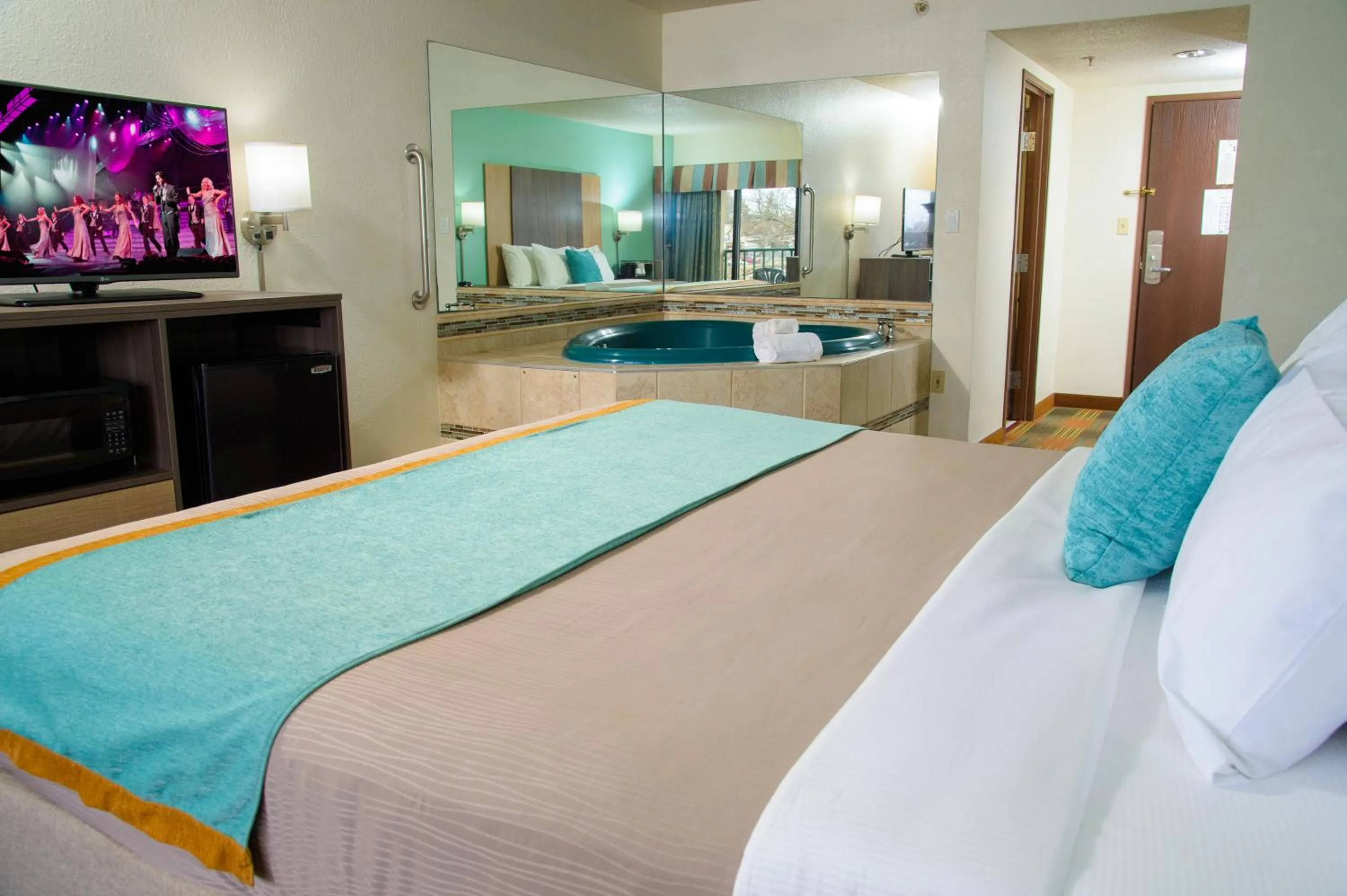 Bed in Pigeon River Inn