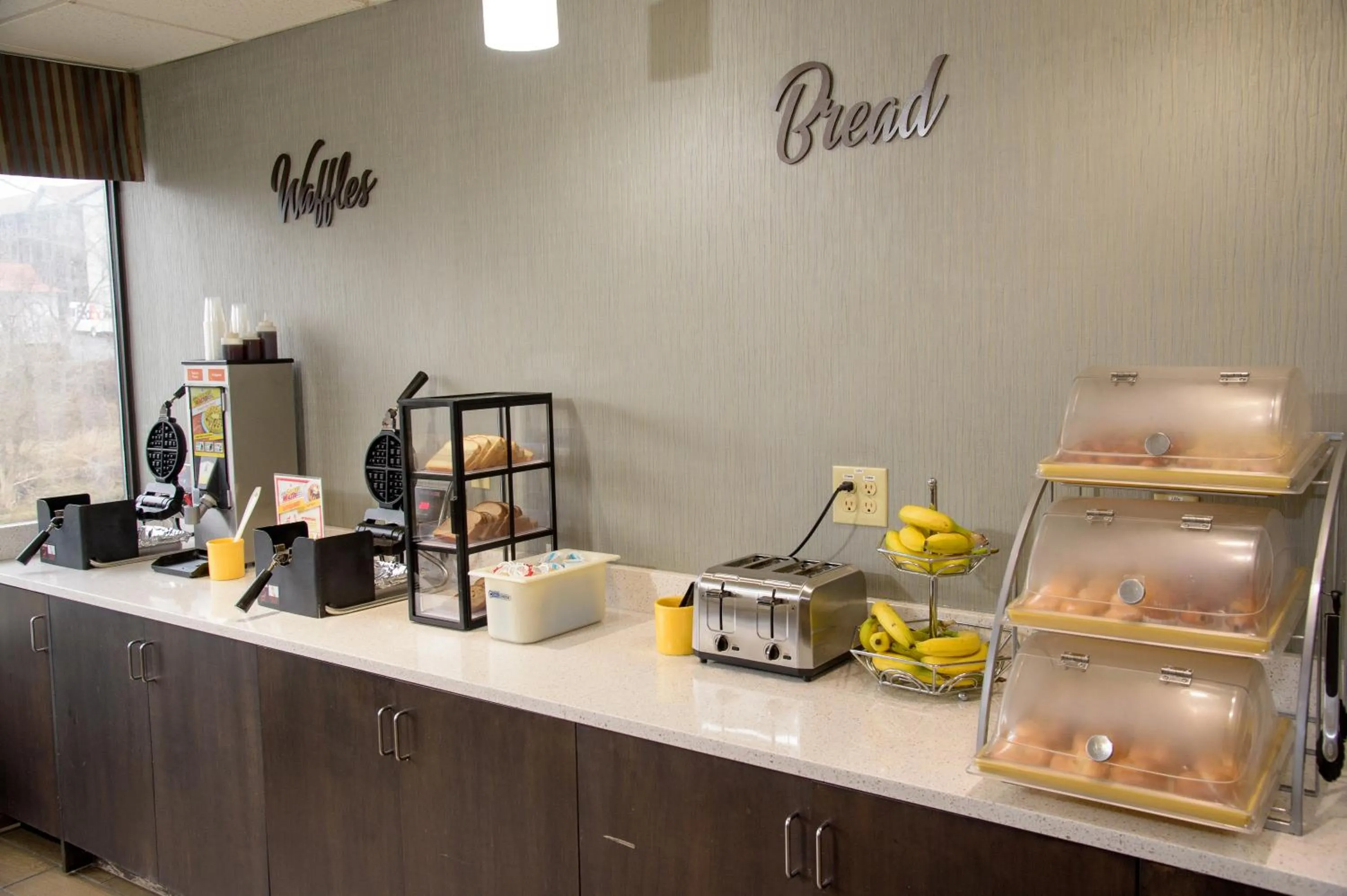 Food in Pigeon River Inn