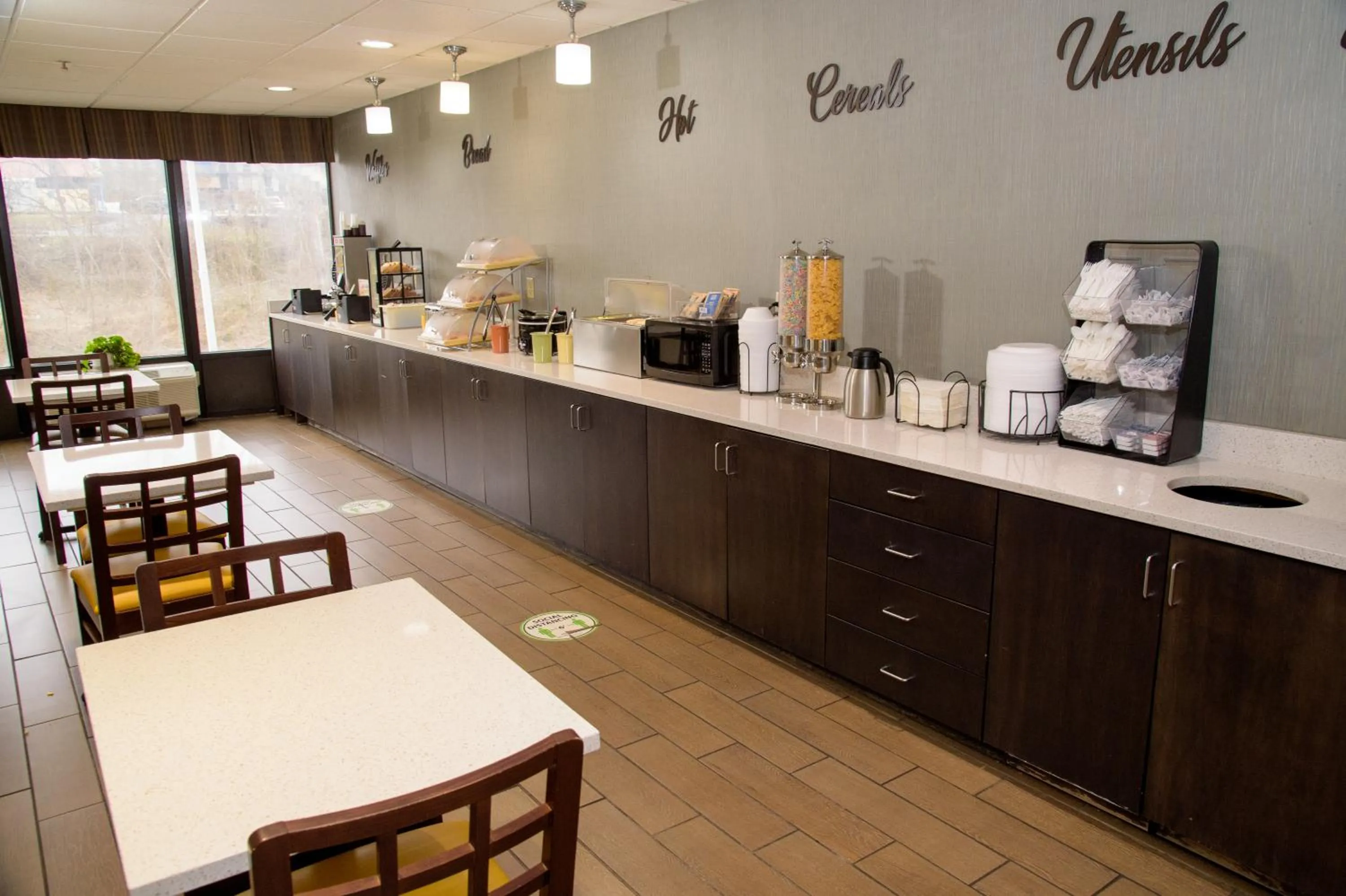 Breakfast in Pigeon River Inn