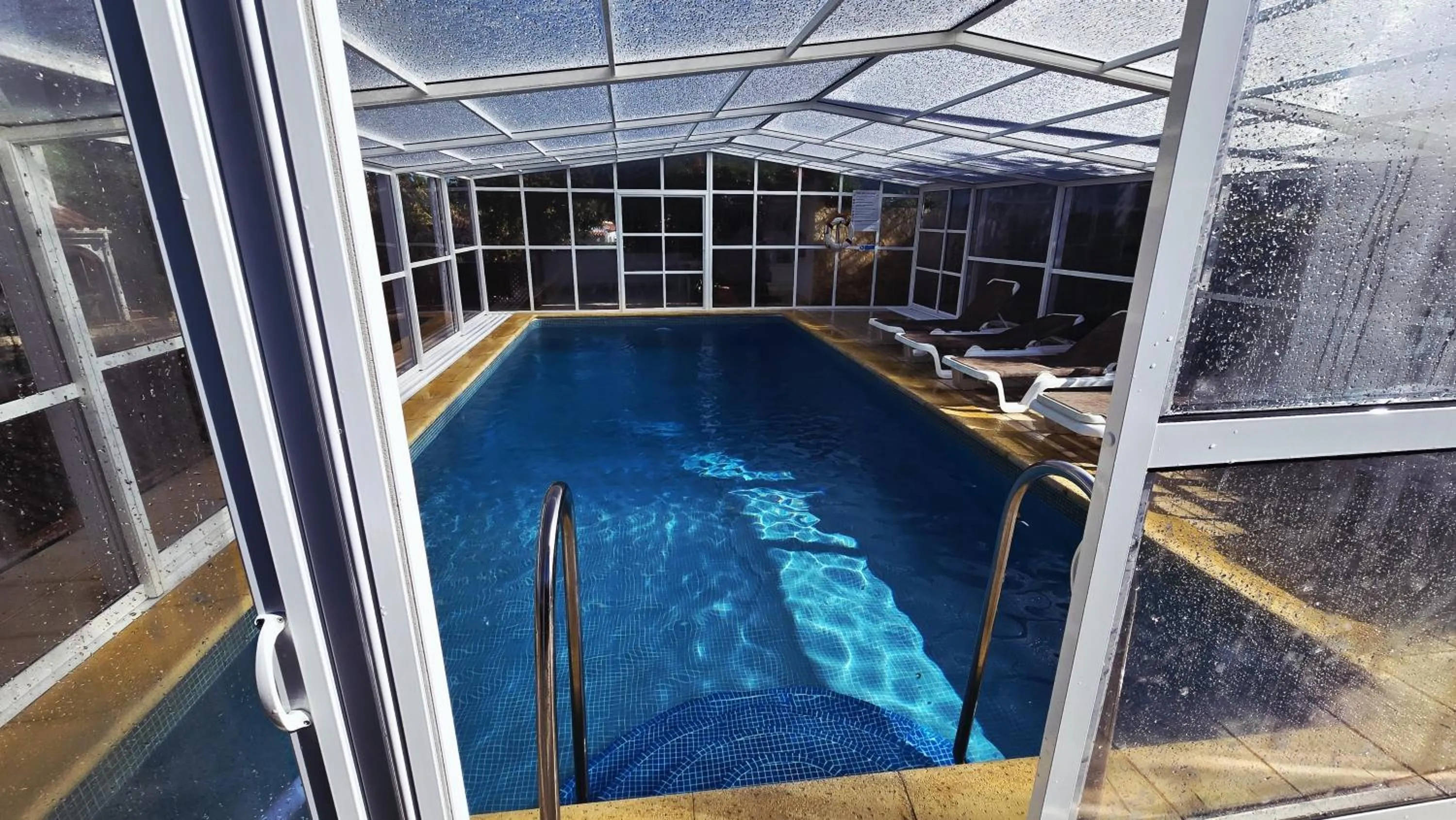 Swimming pool in Apartamentos Flor da Laranja, Albufeira by AlgarveBlossom