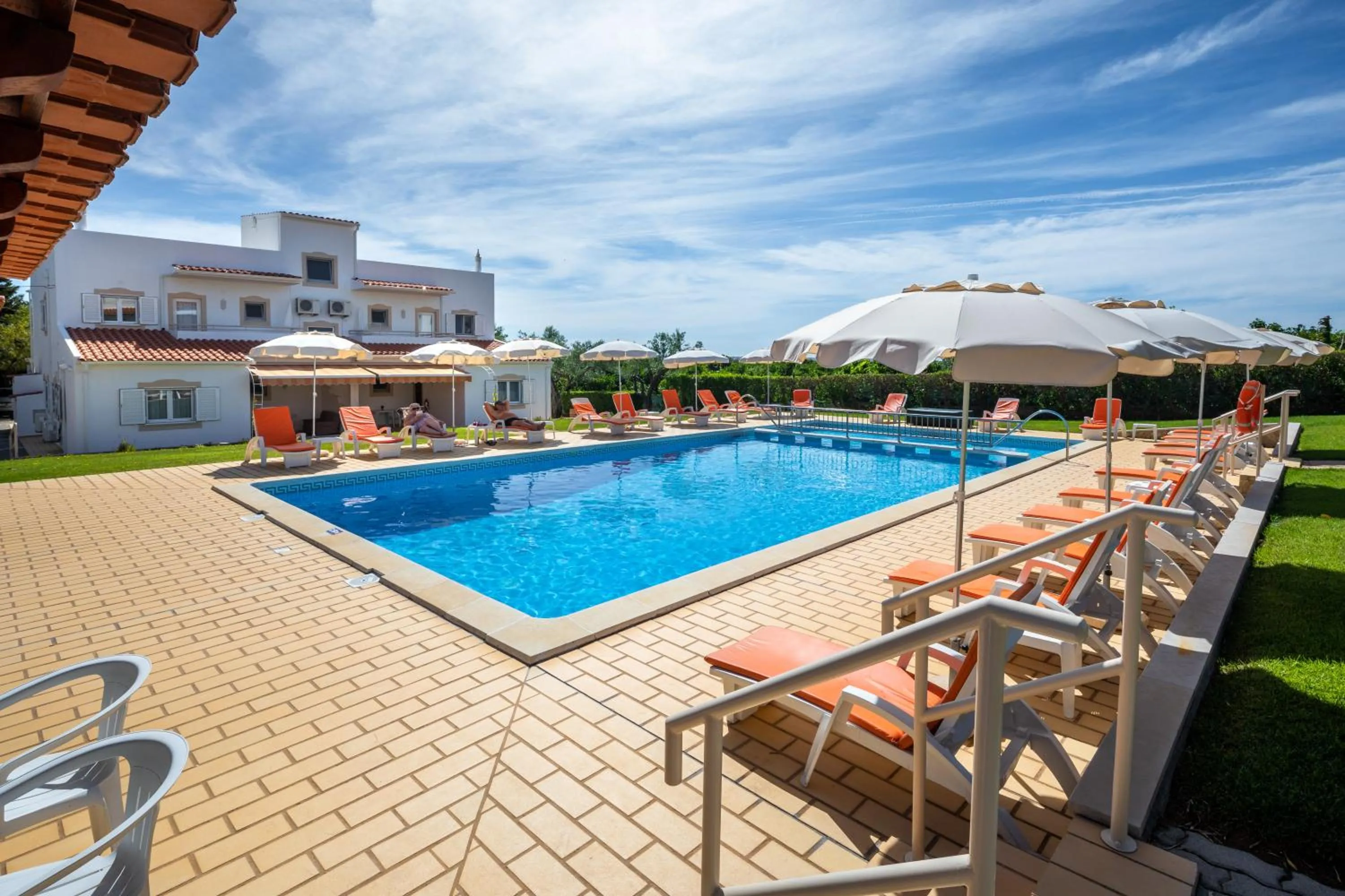 Swimming pool in Apartamentos Flor da Laranja, Albufeira by AlgarveBlossom