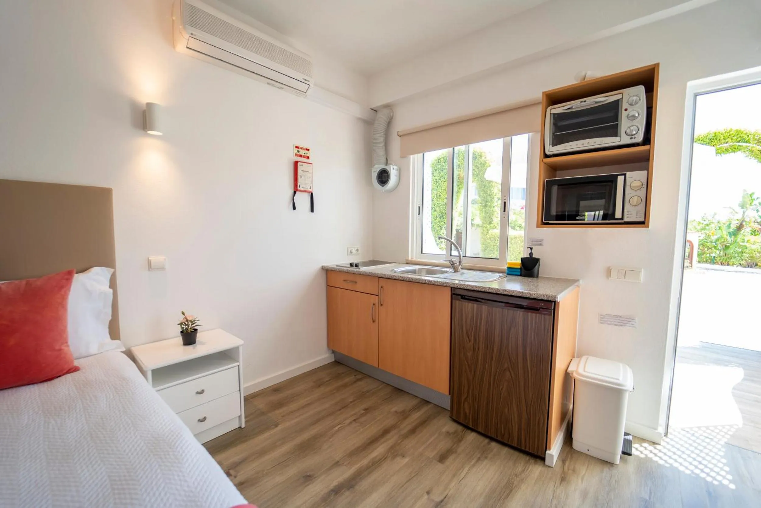 Kitchen or kitchenette in Apartamentos Flor da Laranja, Albufeira by AlgarveBlossom