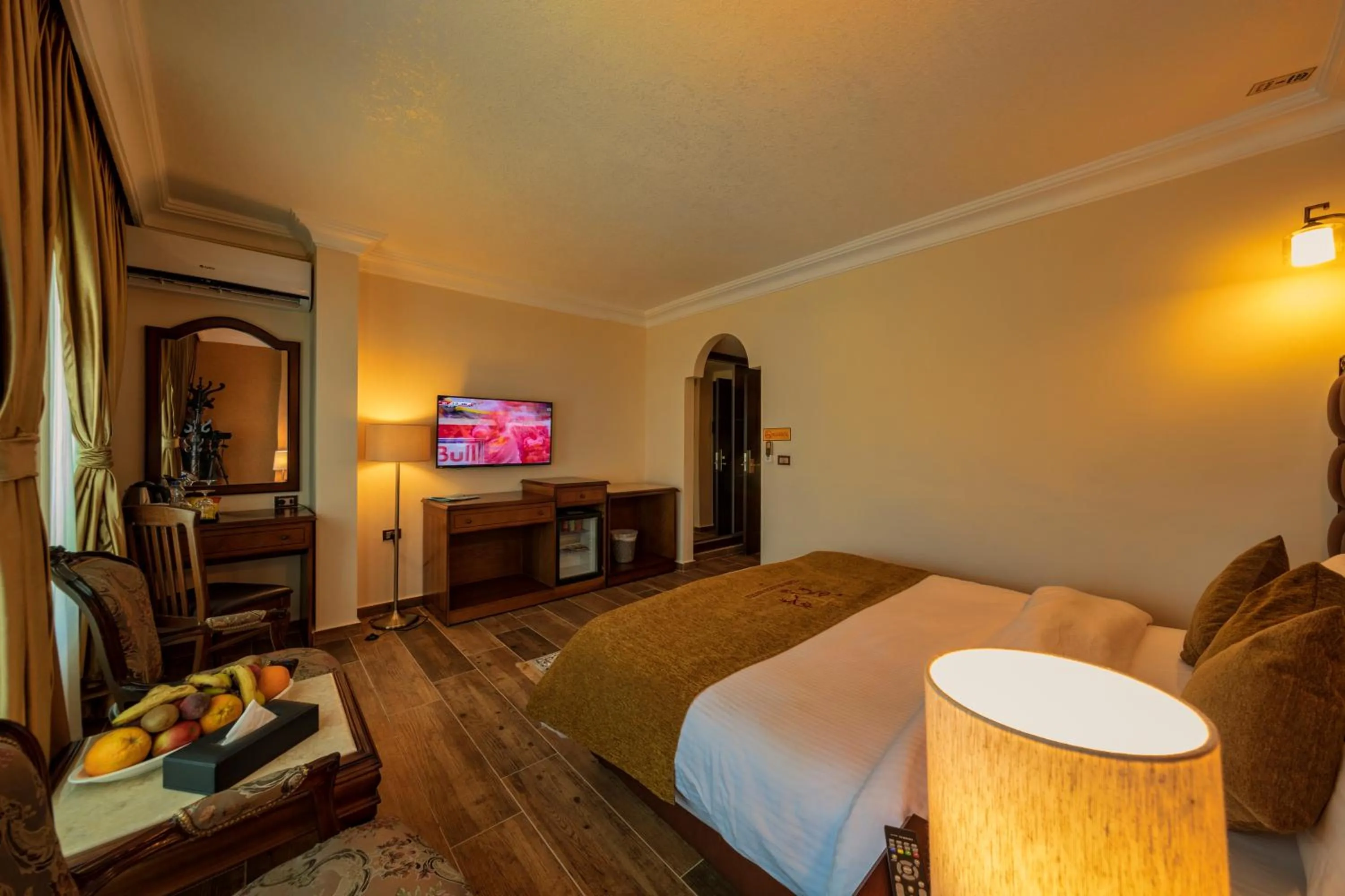 TV and multimedia, Bed in Town Season Hotel
