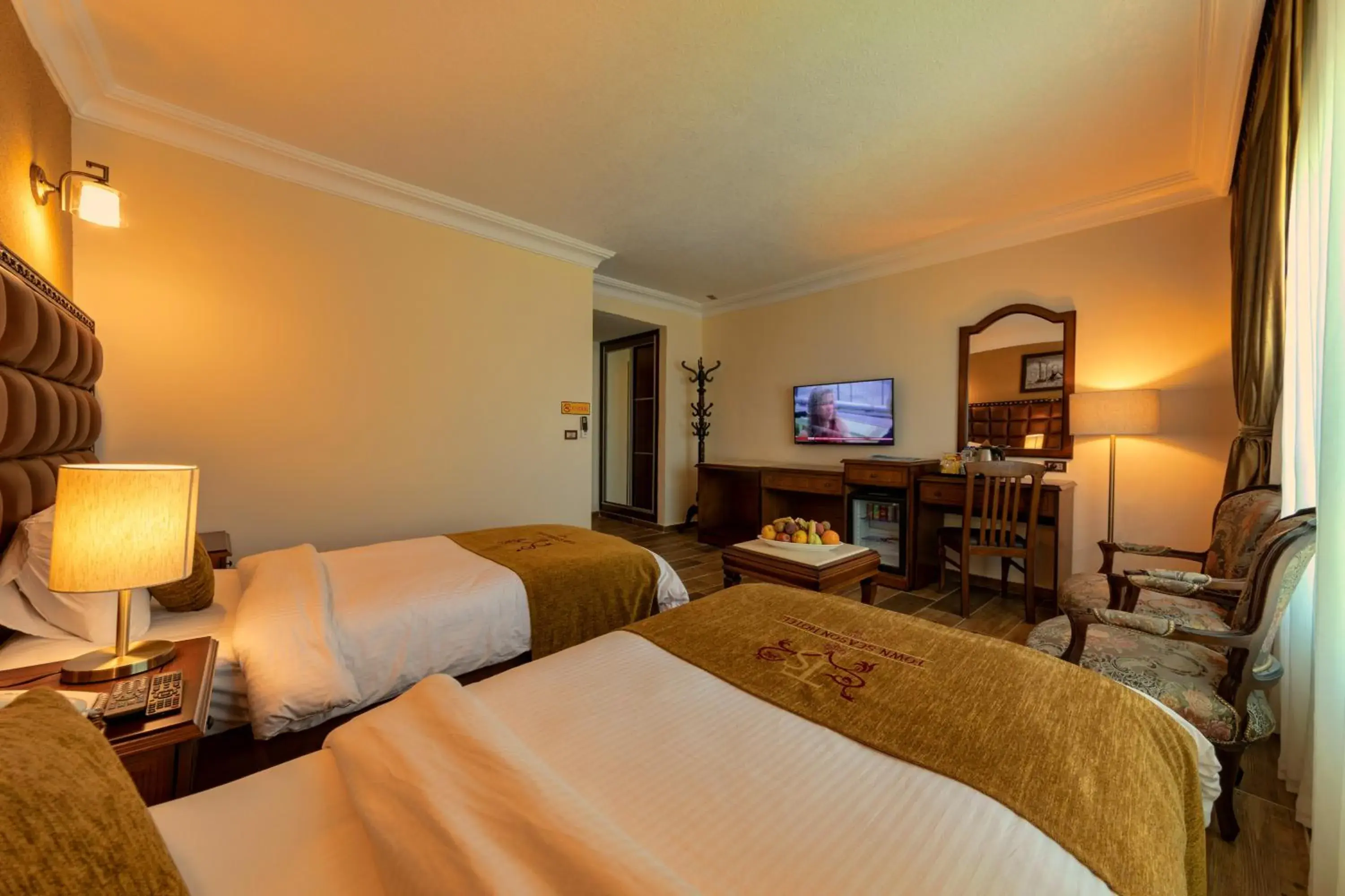 Deluxe Twin Room in Town Season Hotel Deluxe Twin Room in Town Season Hotel