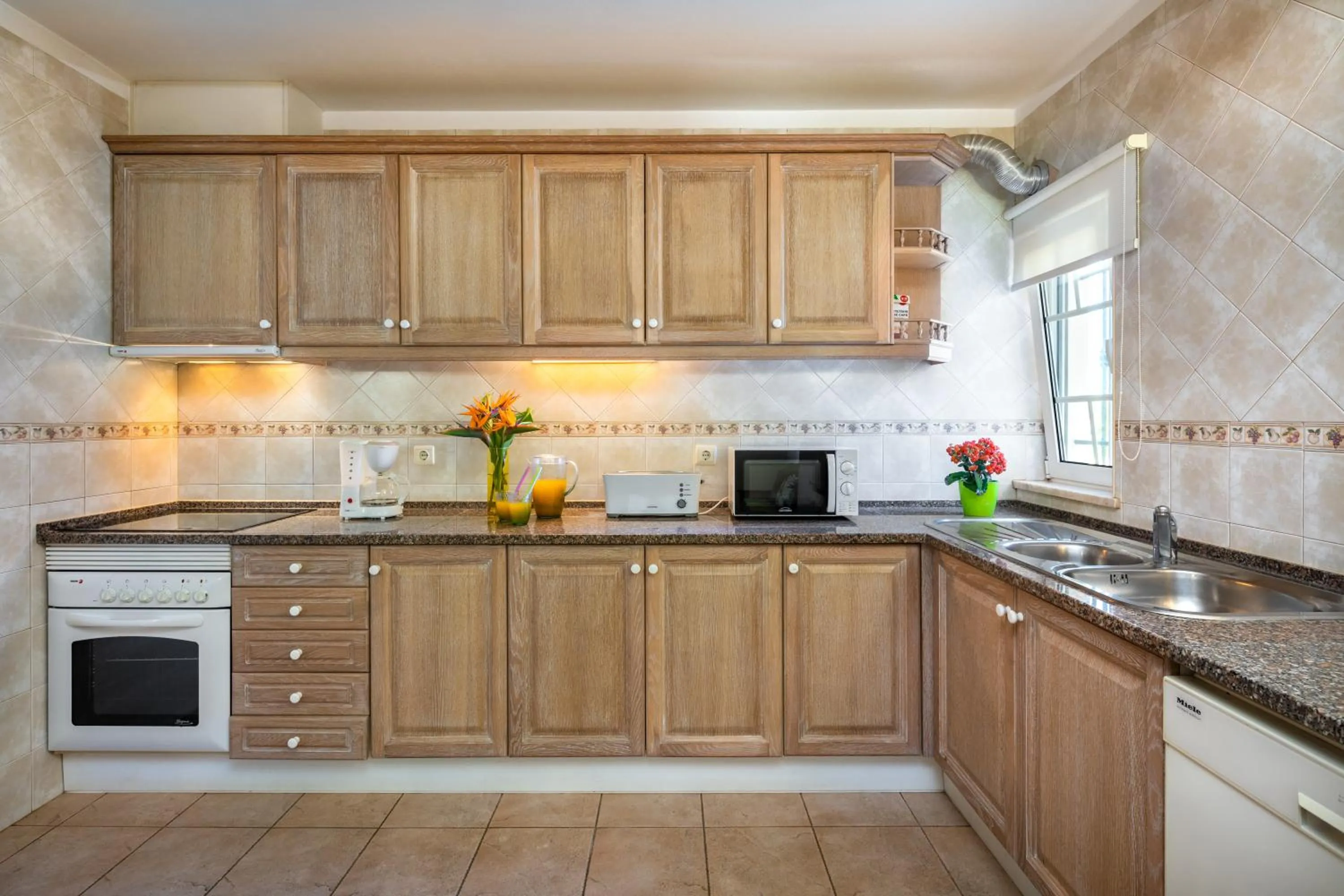 Apartamentos Monte dos Avós, Albufeira by AlgarveBlossom