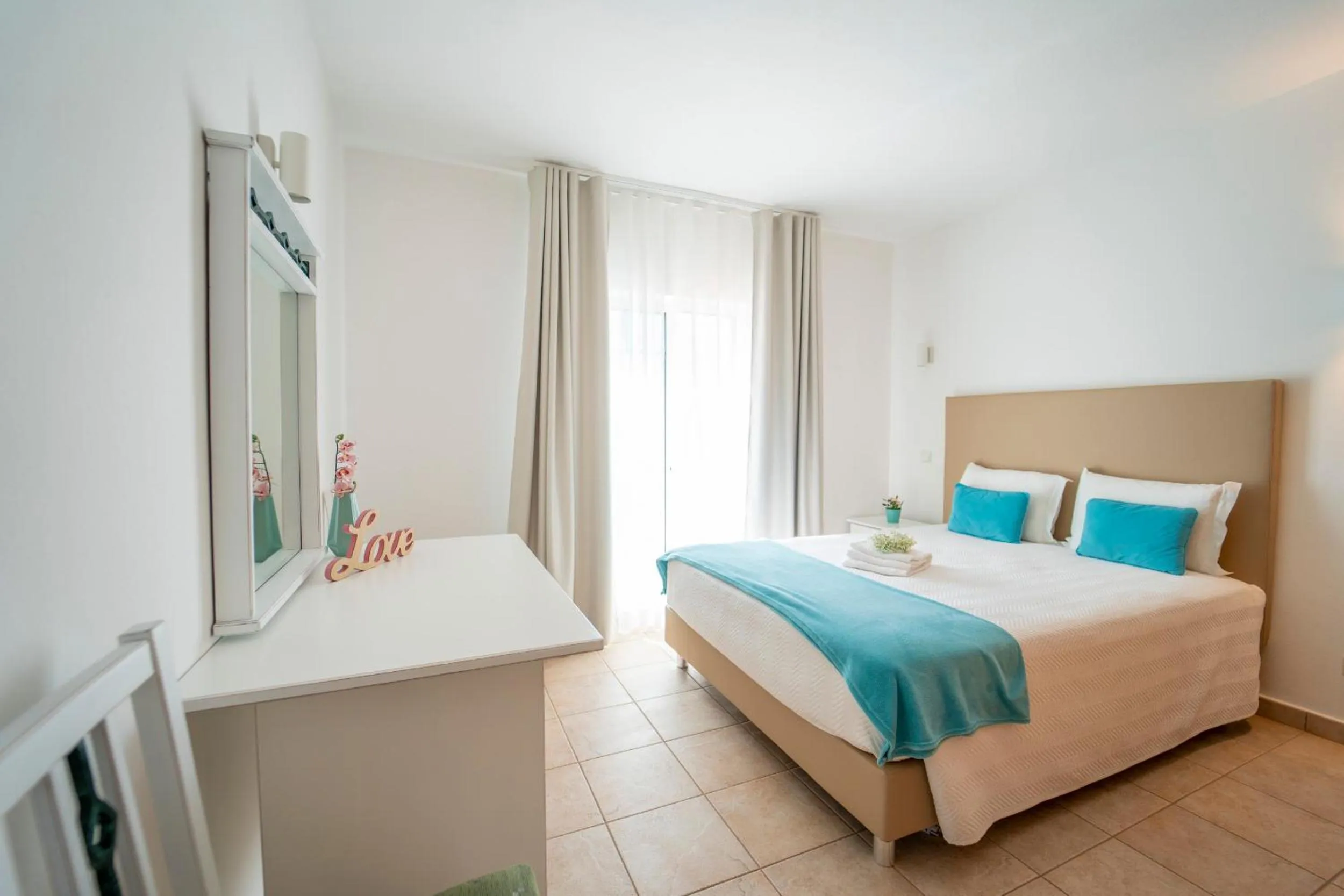 Bed in Apartamentos Monte dos Avós, Albufeira by AlgarveBlossom