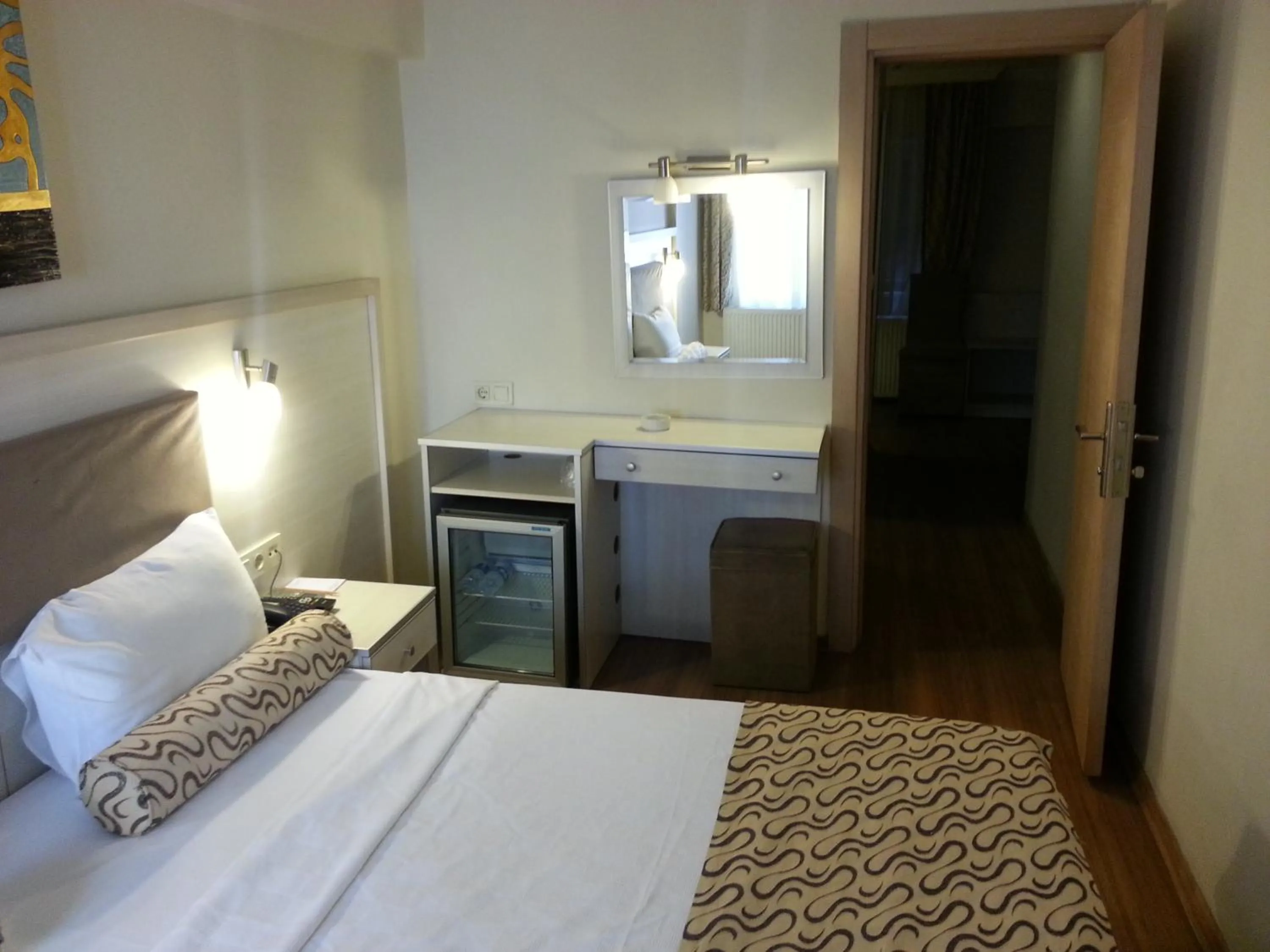 Photo of the whole room, Bed in Grand Zeybek Hotel