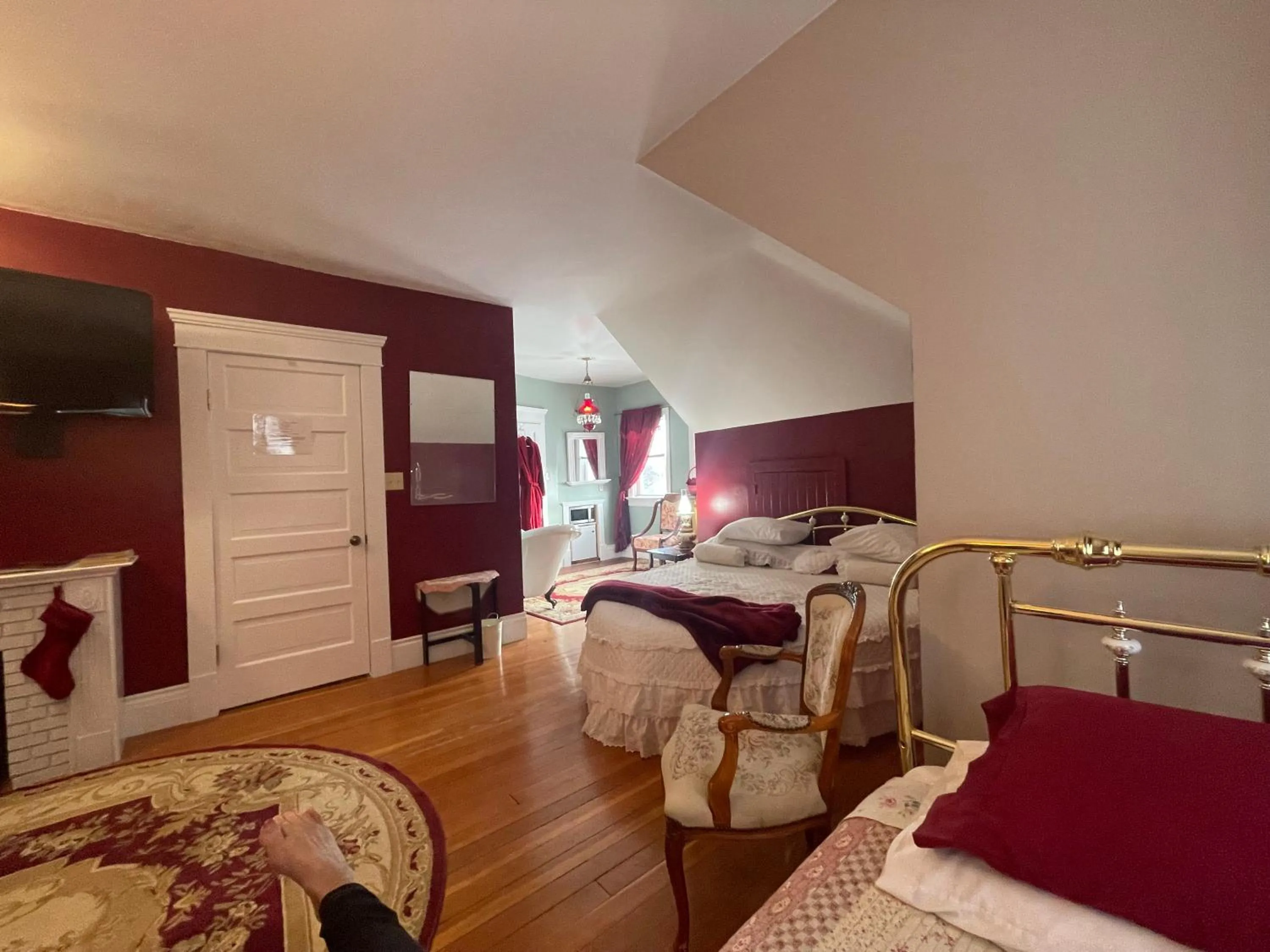 Bed in Wakamow Heights Bed and Breakfast