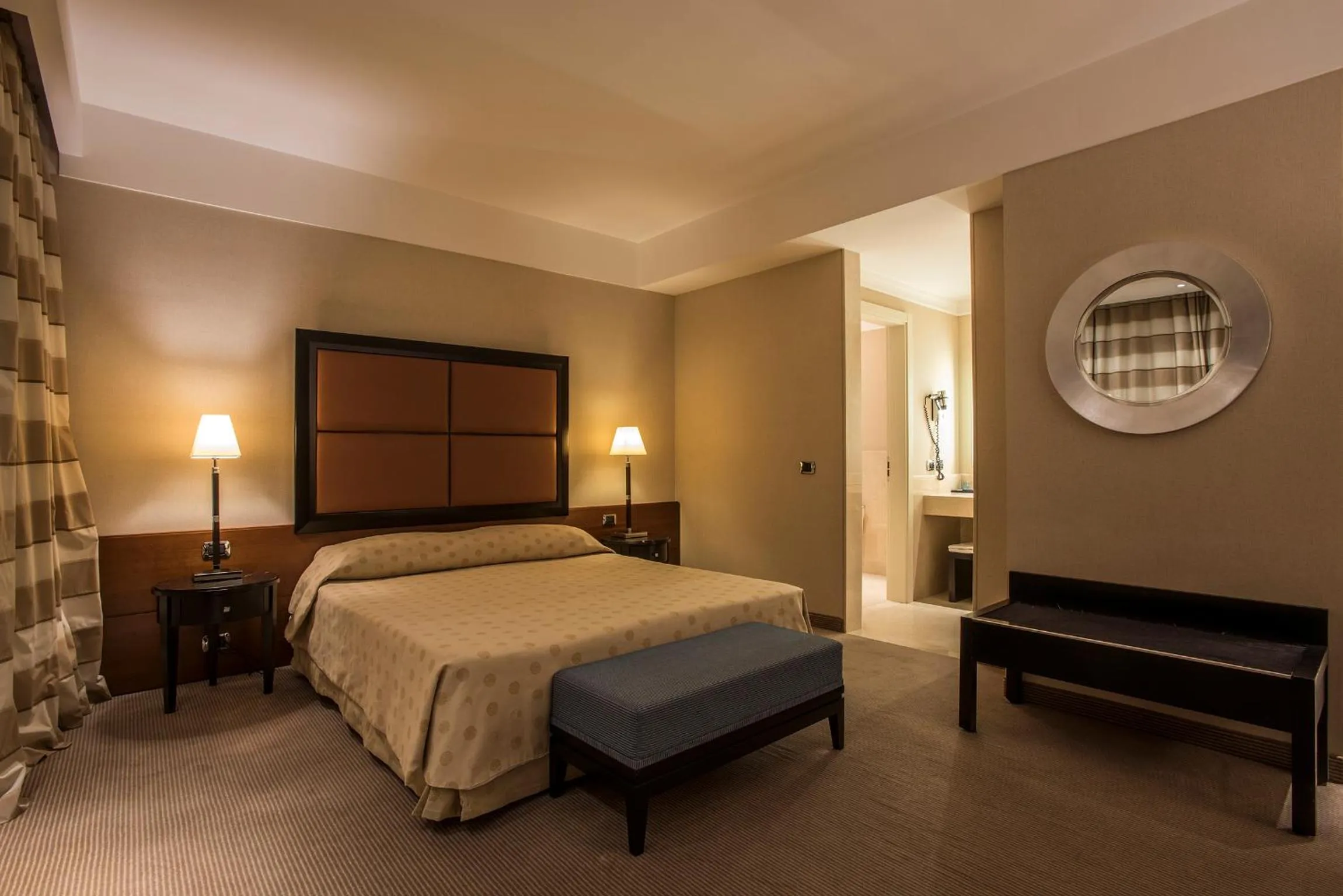 Photo of the whole room, Bed in Ergife Palace Hotel