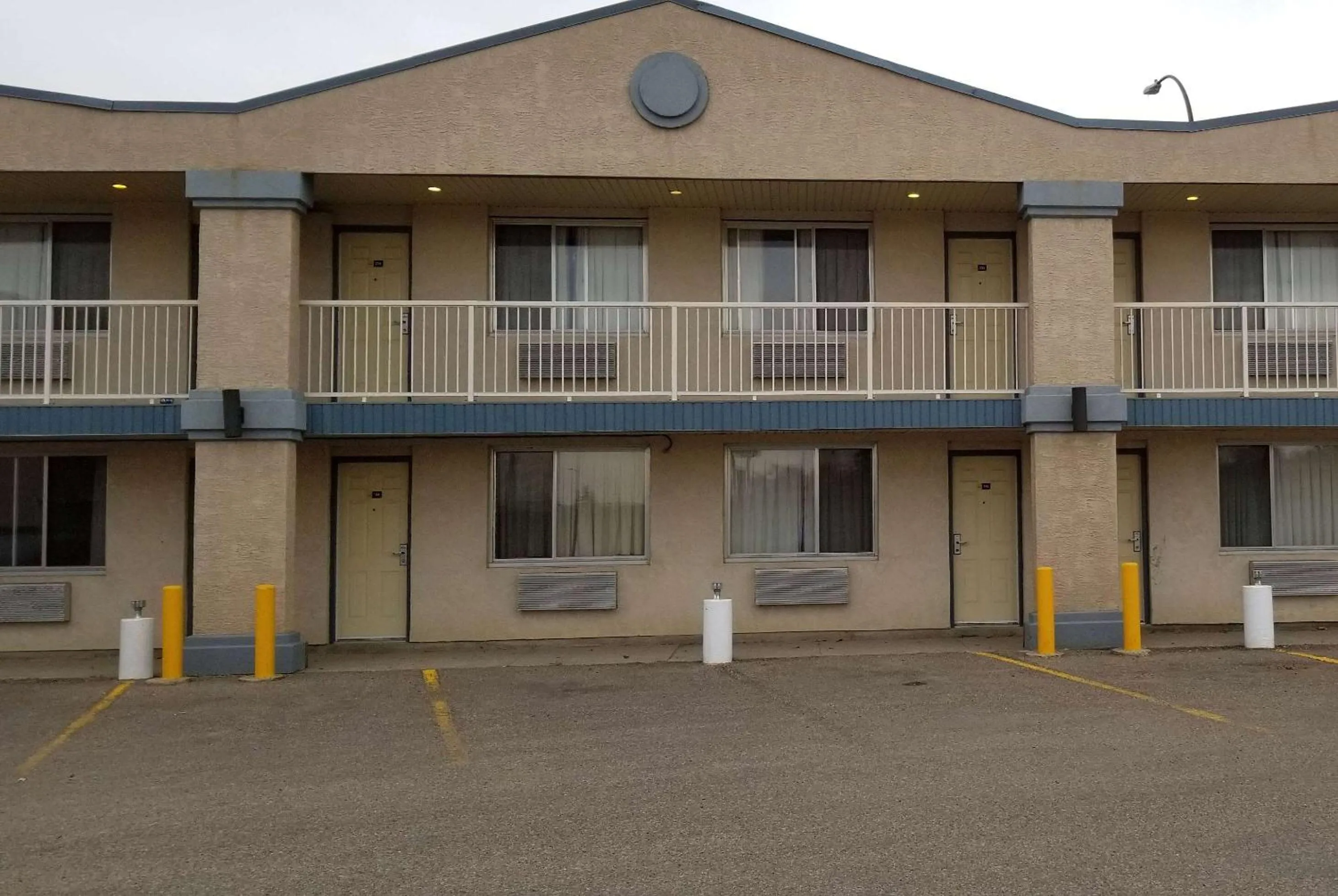 Property building in Days Inn by Wyndham Swift Current