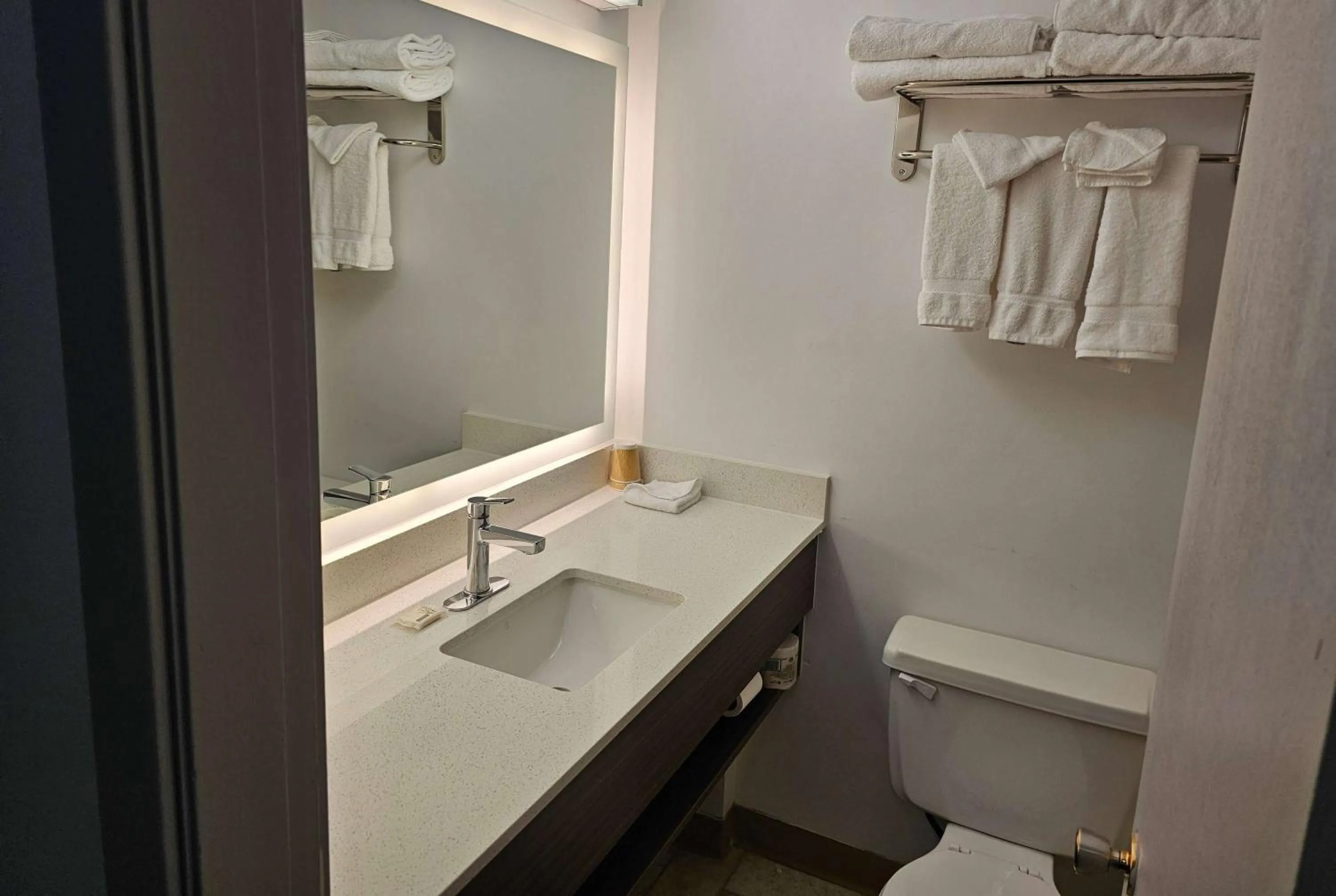 Photo of the whole room in Days Inn by Wyndham Swift Current