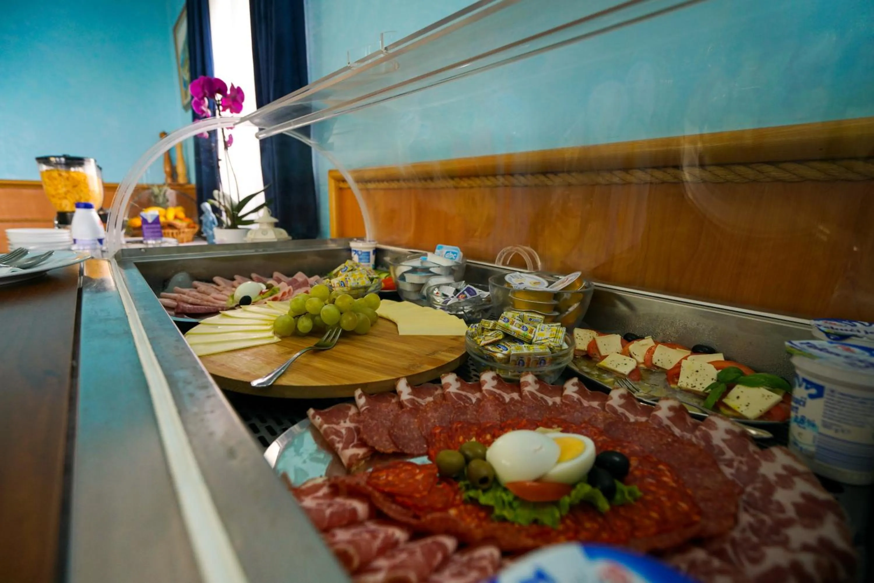 Restaurant/places to eat in Hotel Belvedere