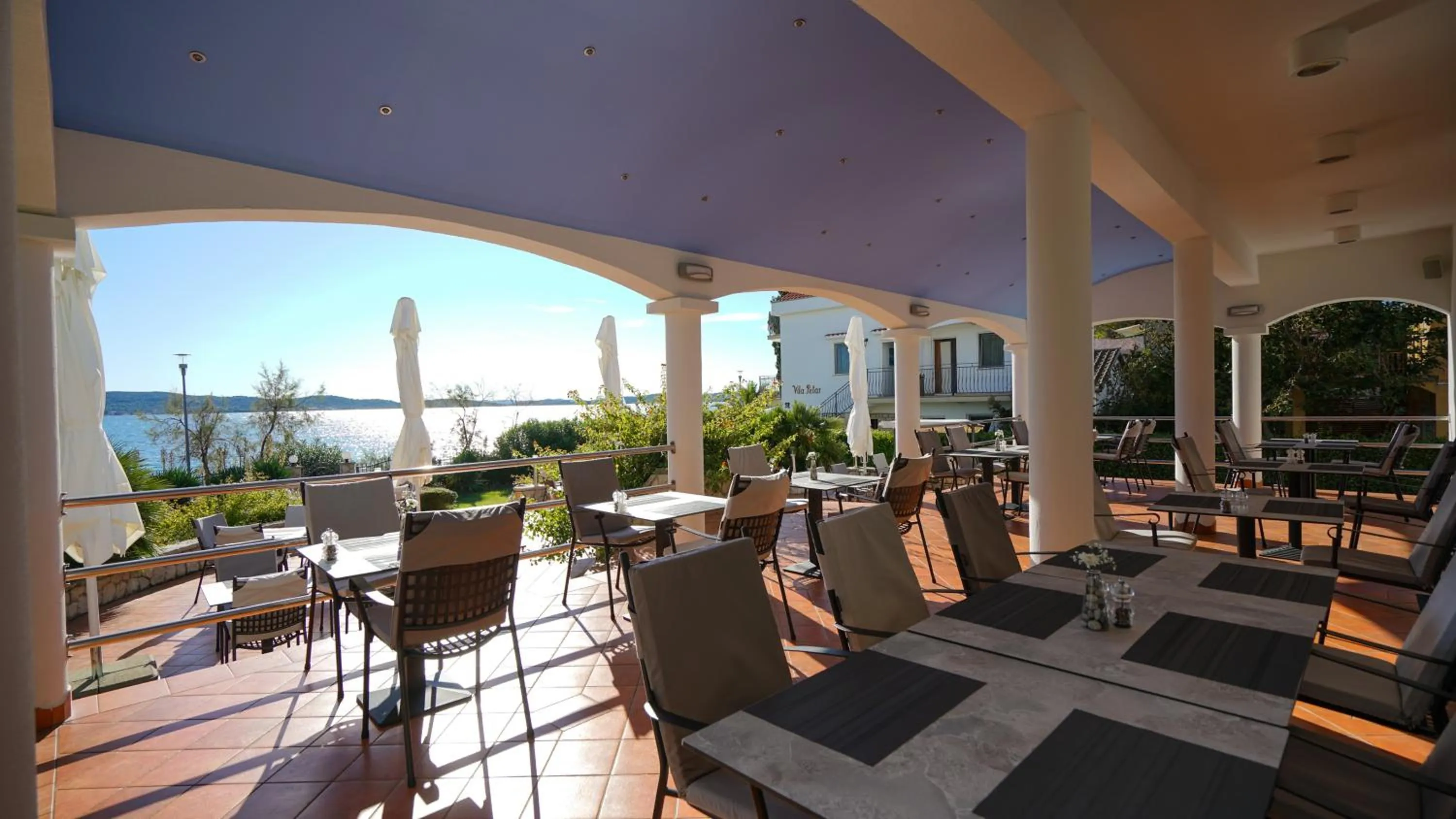 Restaurant/places to eat in Hotel Belvedere