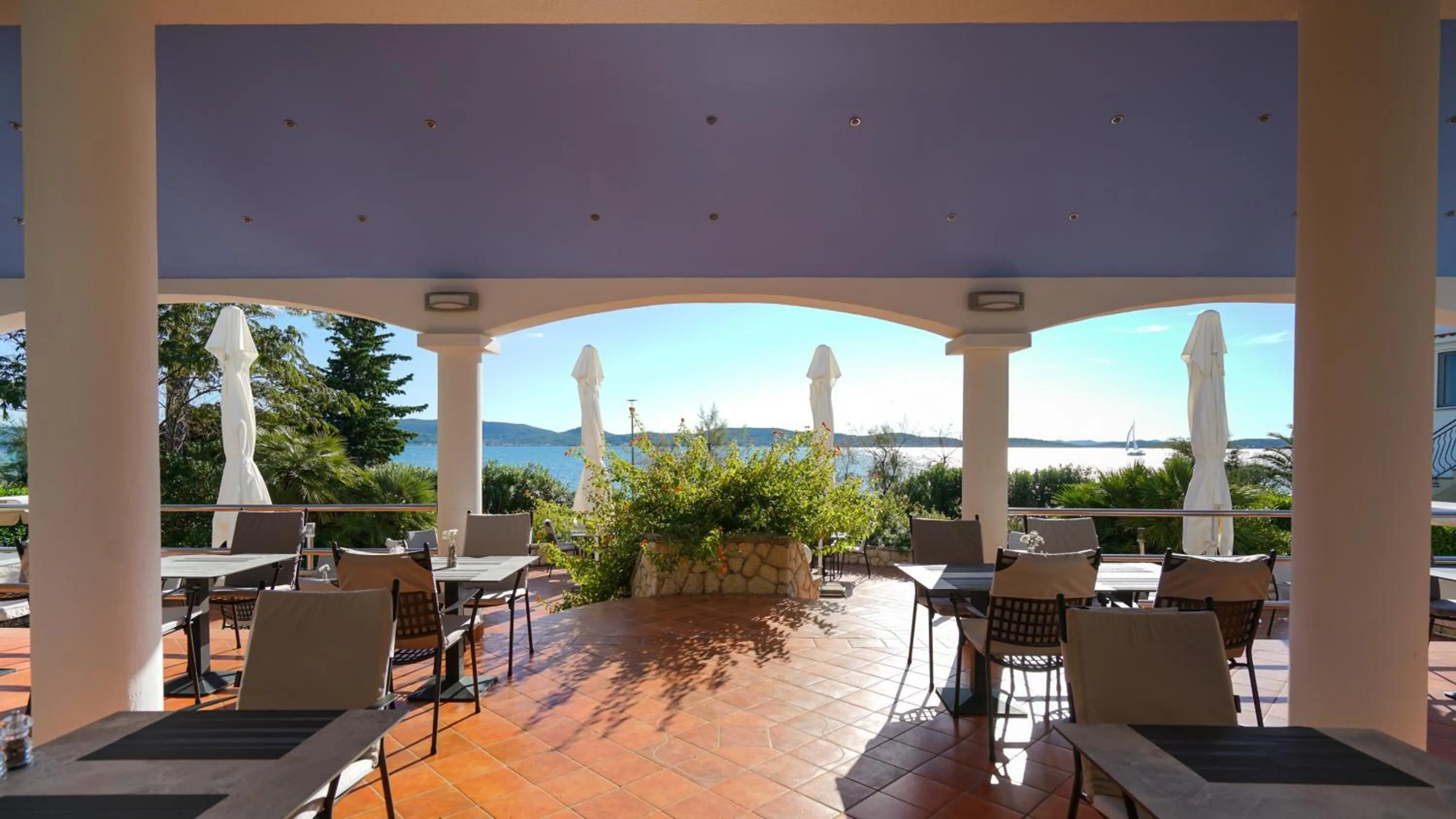 Restaurant/places to eat in Hotel Belvedere