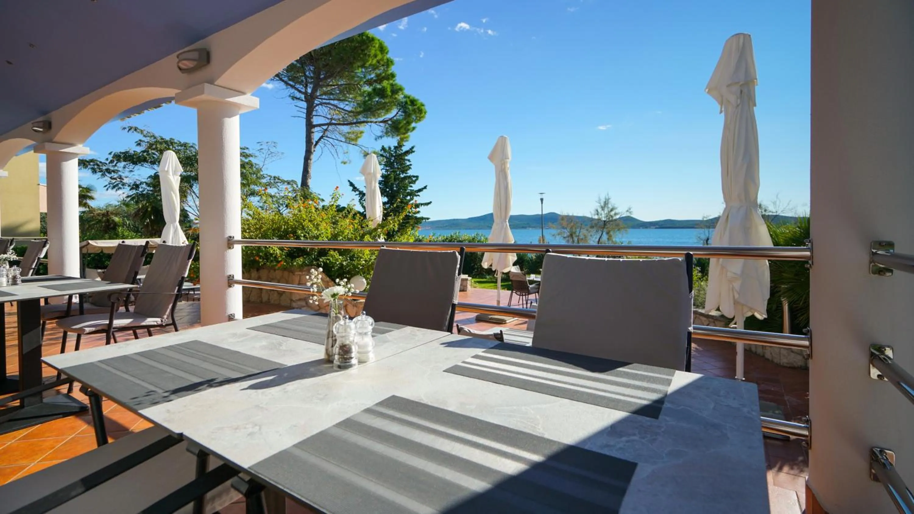 Restaurant/places to eat in Hotel Belvedere