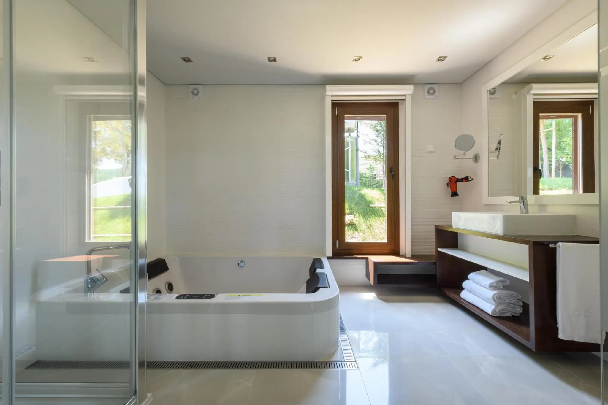 Bathroom, Bed in Hotel de Charme Casa da Amieira