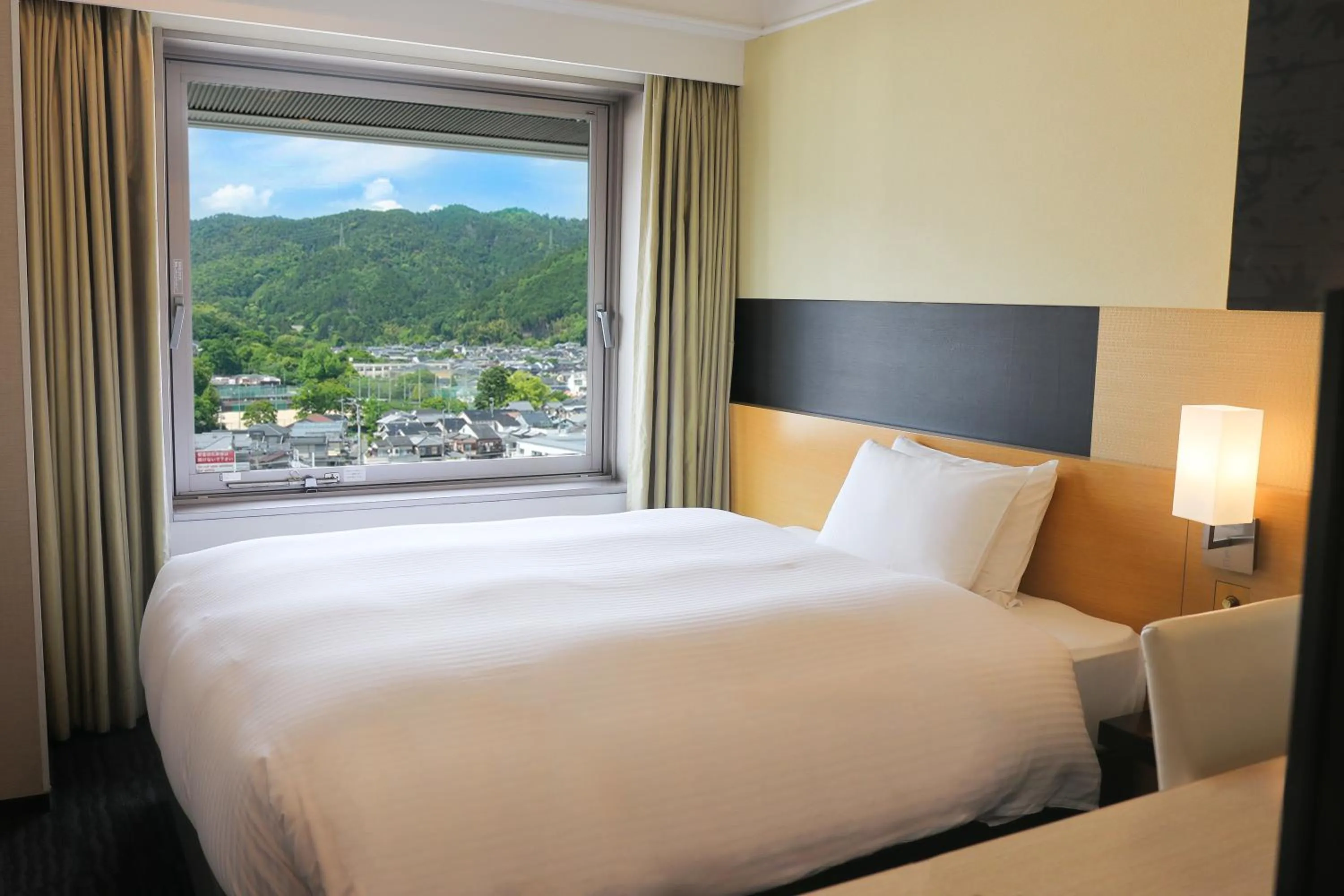 Photo of the whole room, Bed in Kyoto Yamashina Hotel Sanraku