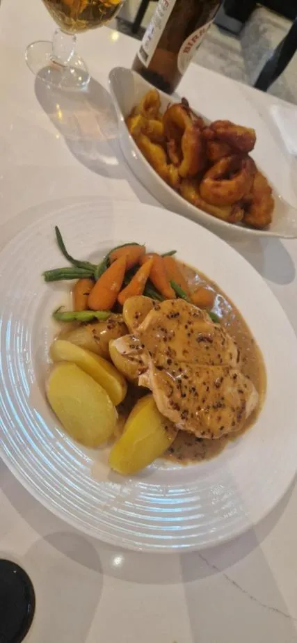 Restaurant/places to eat in The Popinjay Hotel