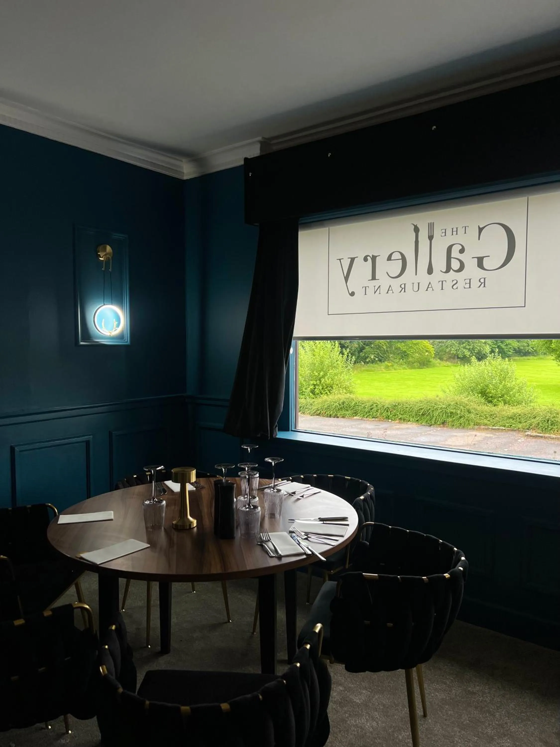 Restaurant/places to eat in The Popinjay Hotel