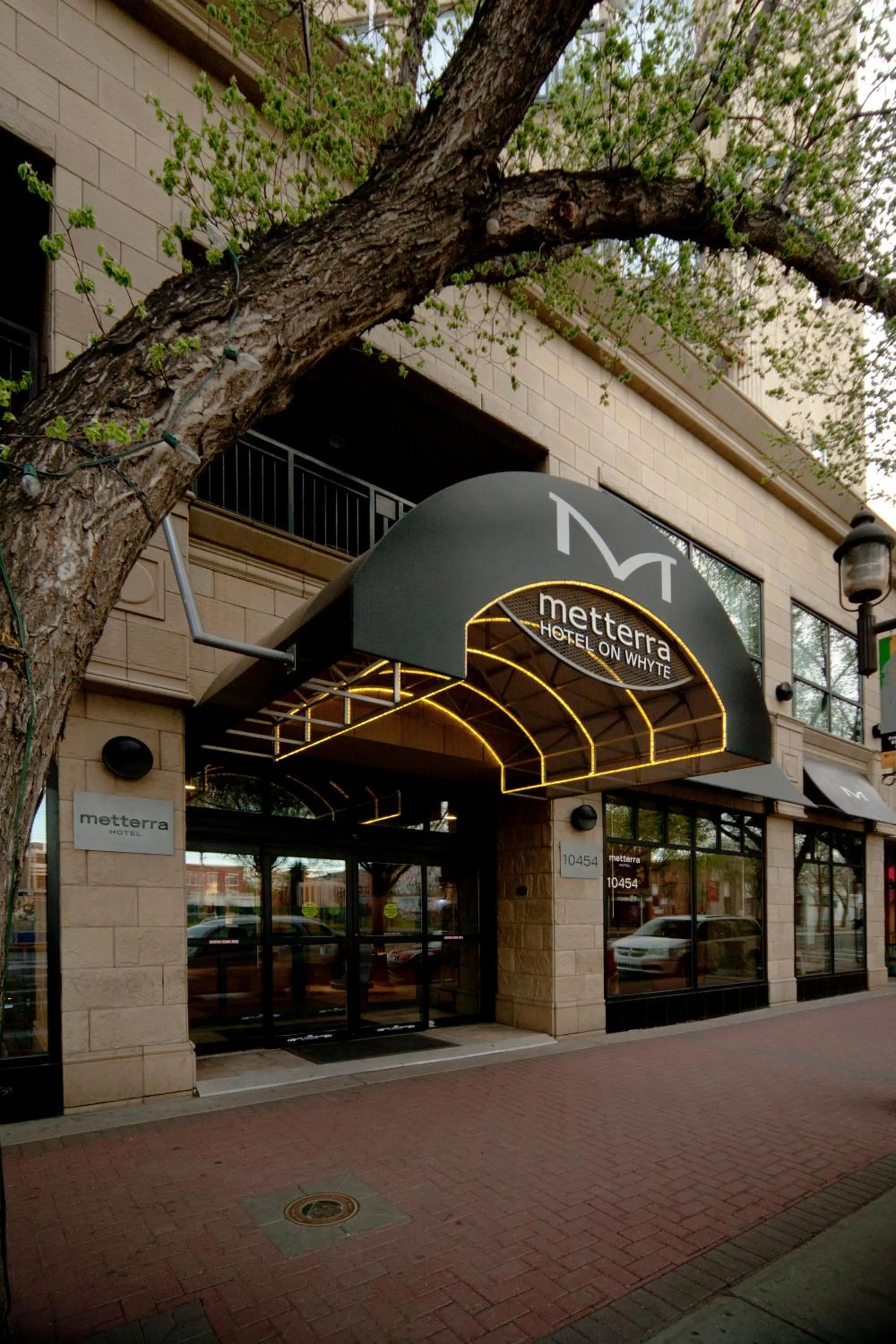 Facade/entrance in Metterra Hotel on Whyte