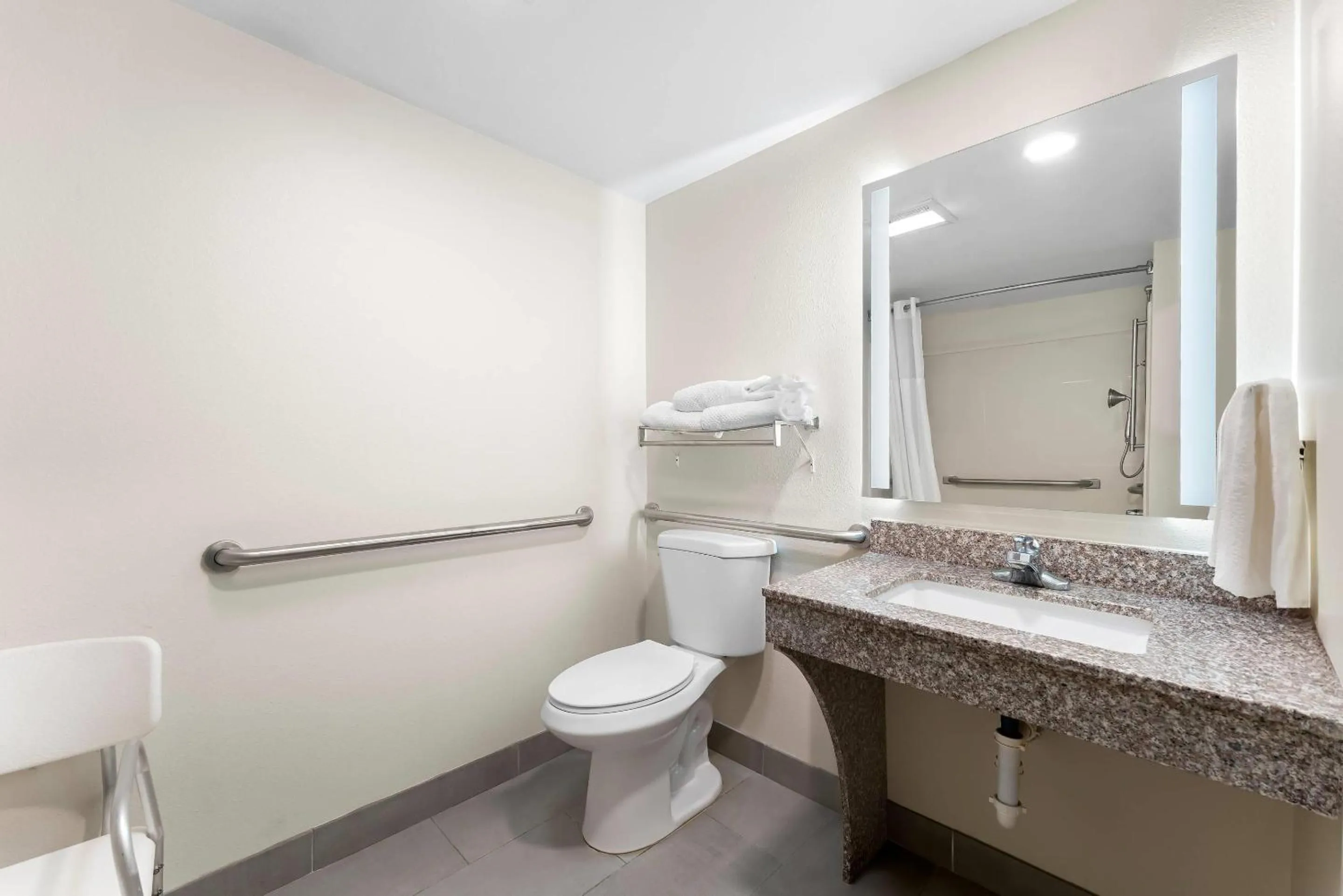 Bedroom in Quality Inn Sandersville