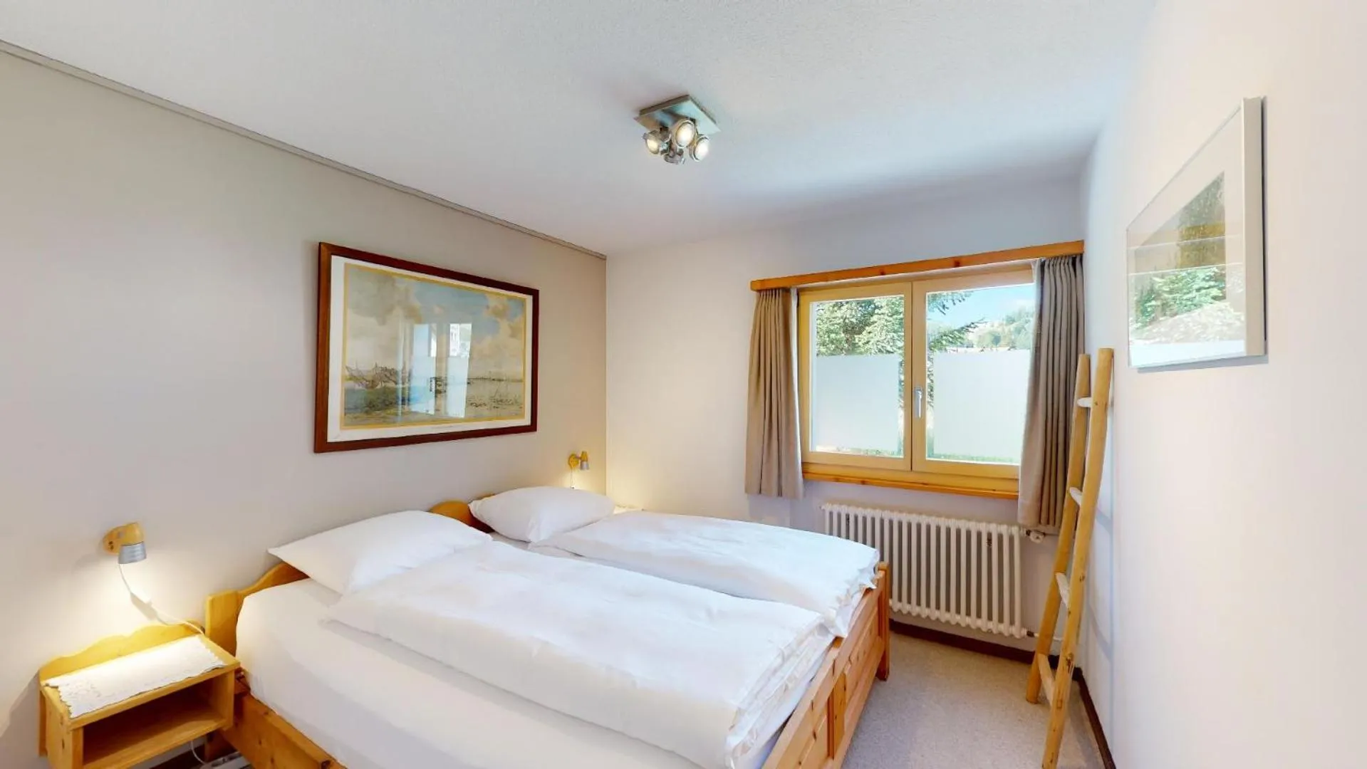 Bedroom, Bed in Mulin