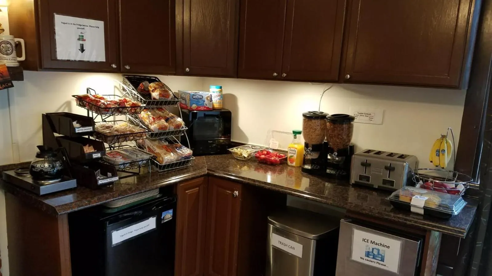 Breakfast in Williamstown Motel