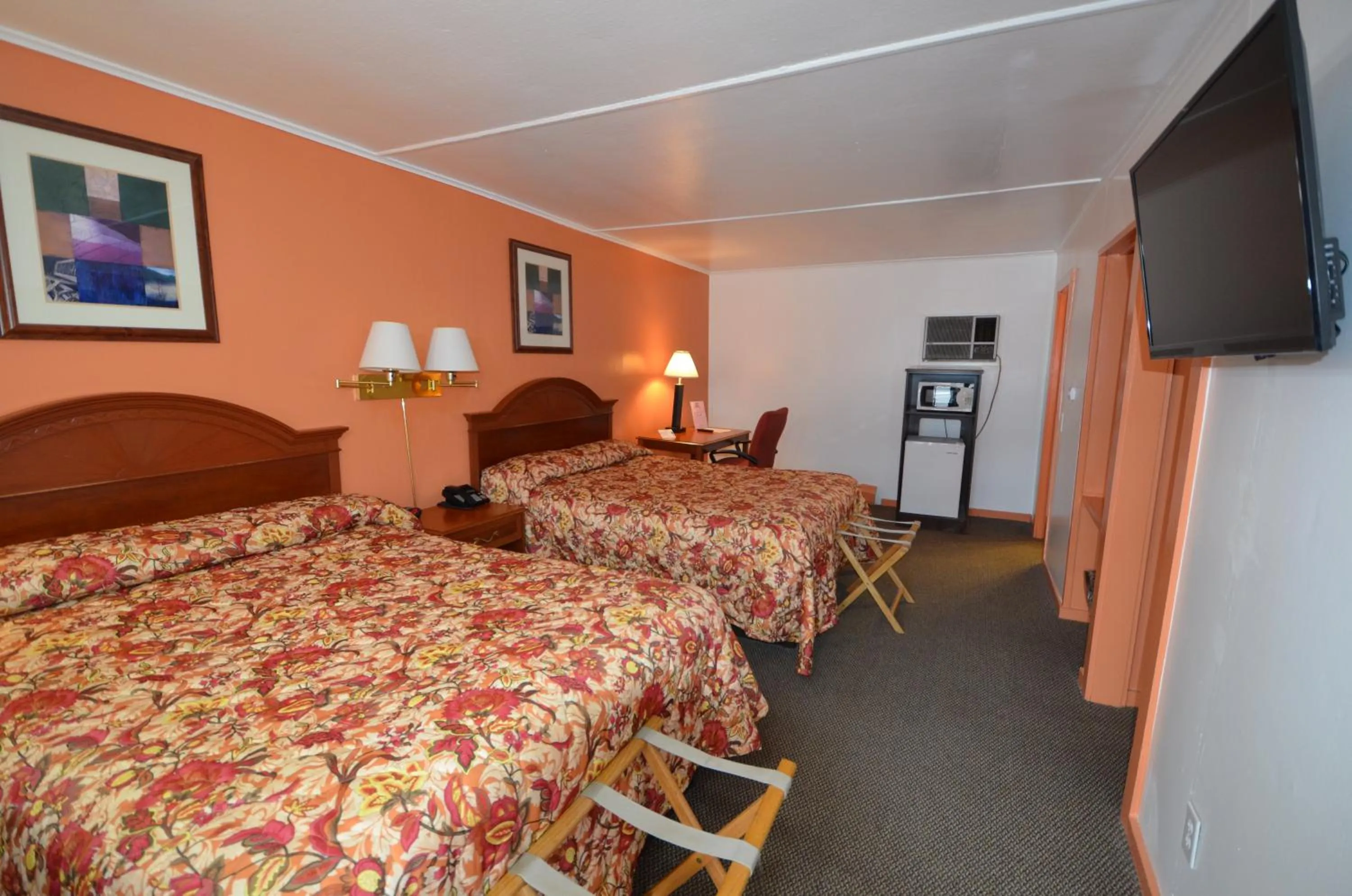 Decorative detail, Bed in Williamstown Motel