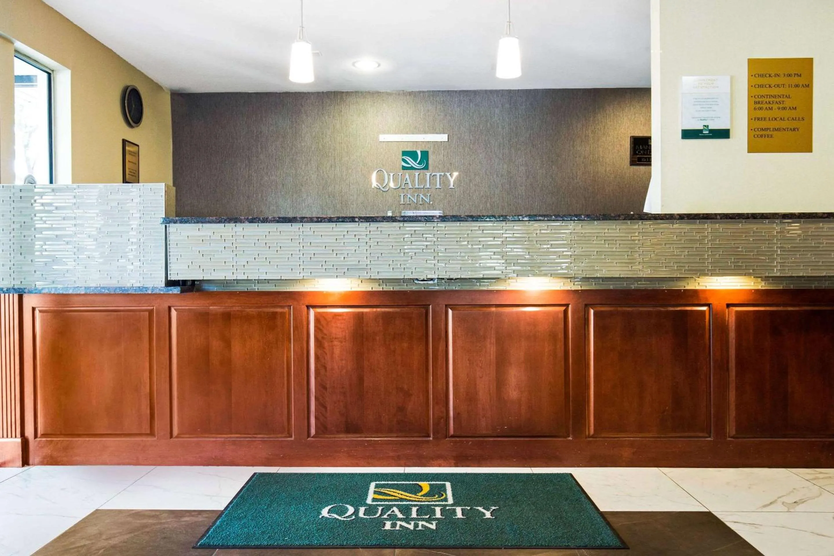 Lobby or reception in Quality Inn Monee I-57