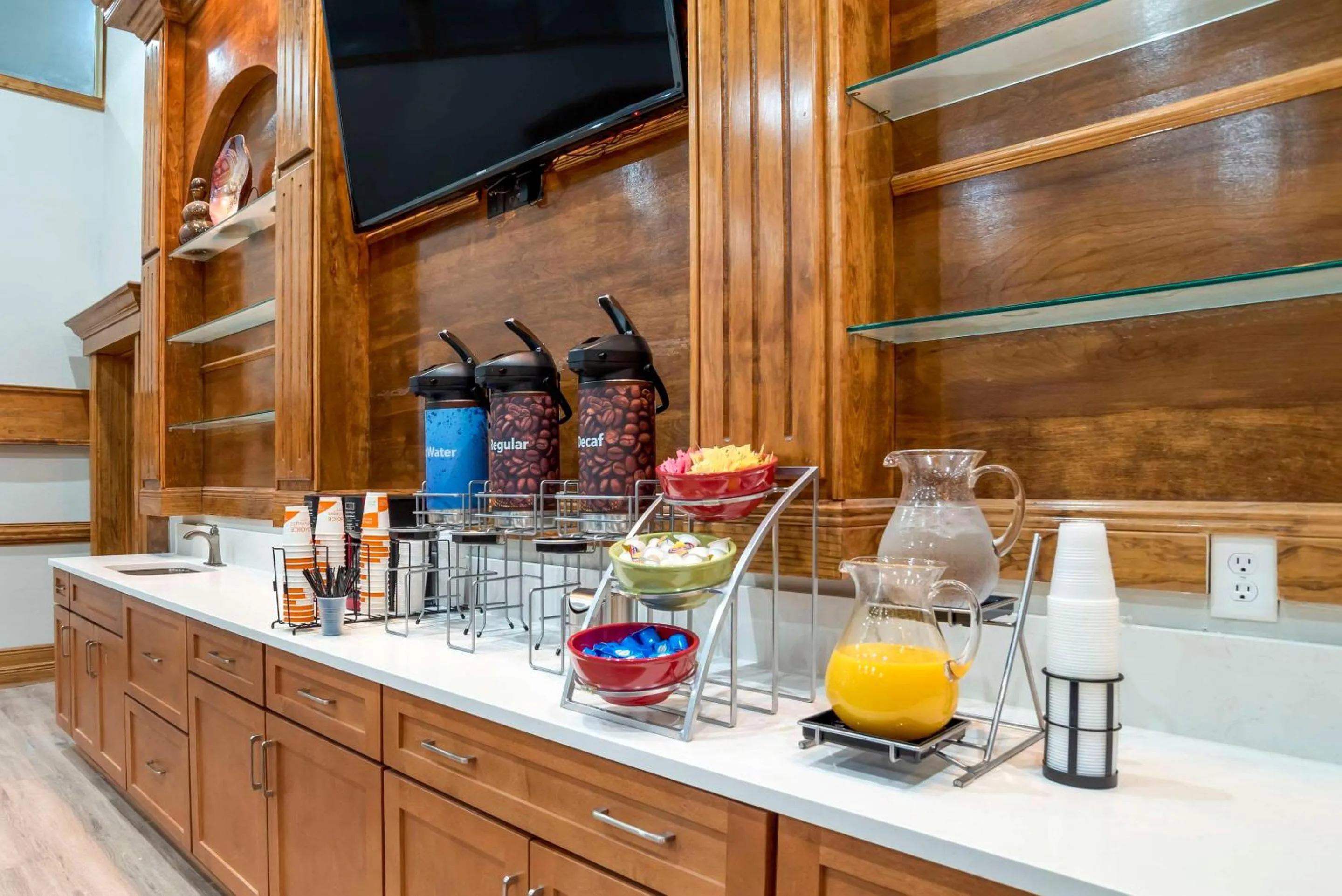 Breakfast in Comfort Inn Pensacola near NAS Corry Station