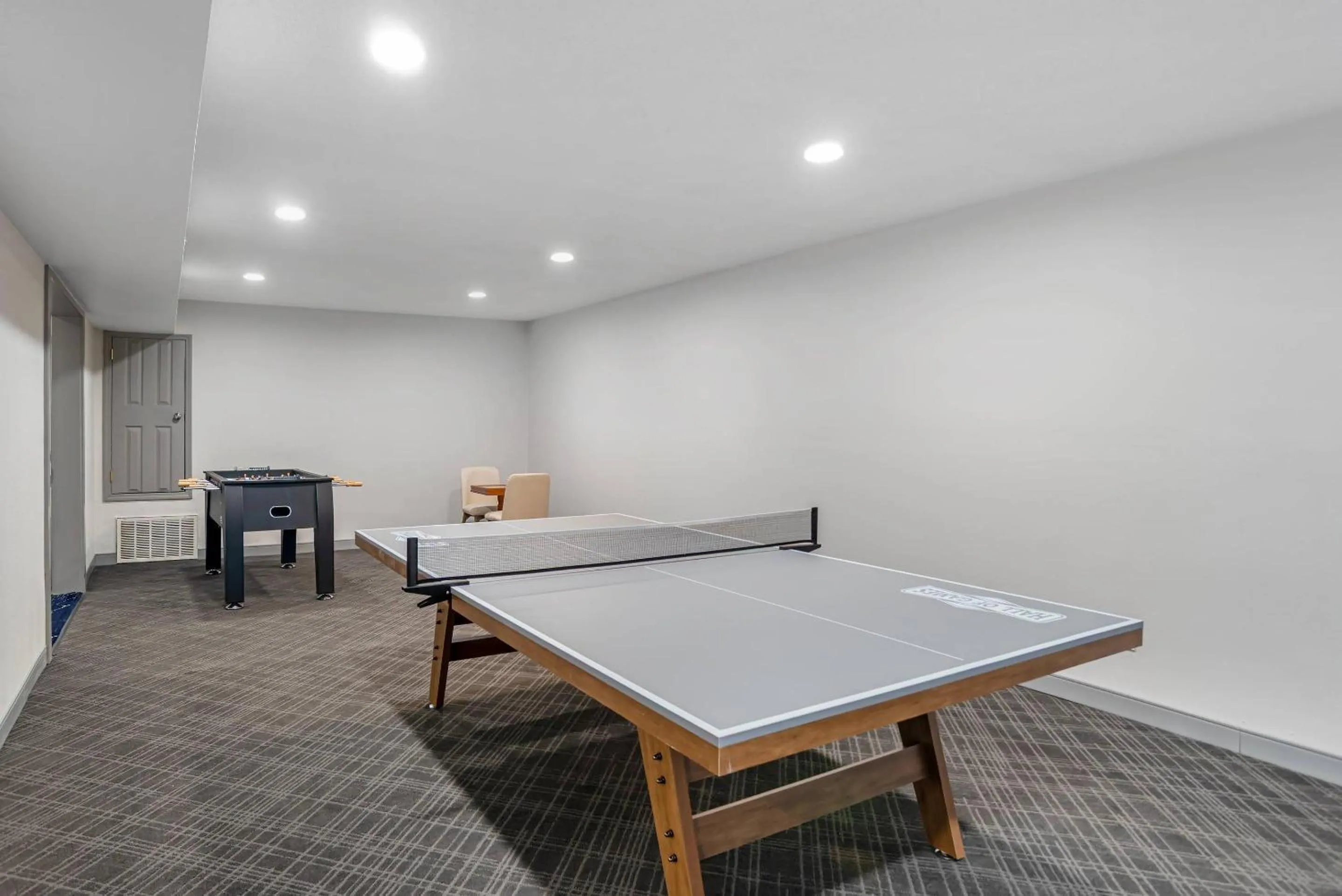 Table tennis in Comfort Inn Pensacola near NAS Corry Station