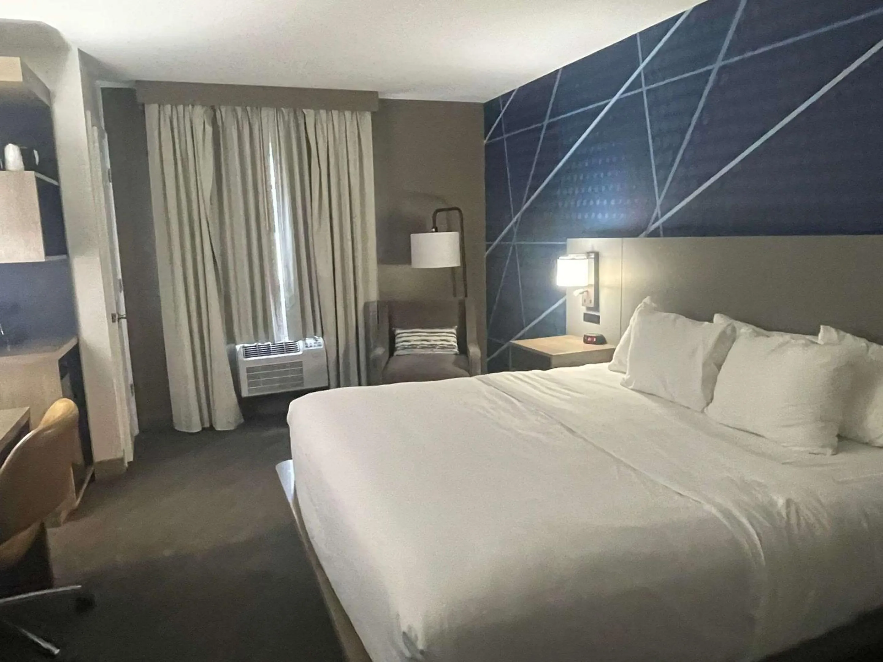 Bedroom, Bed in Comfort Inn Pensacola near NAS Corry Station