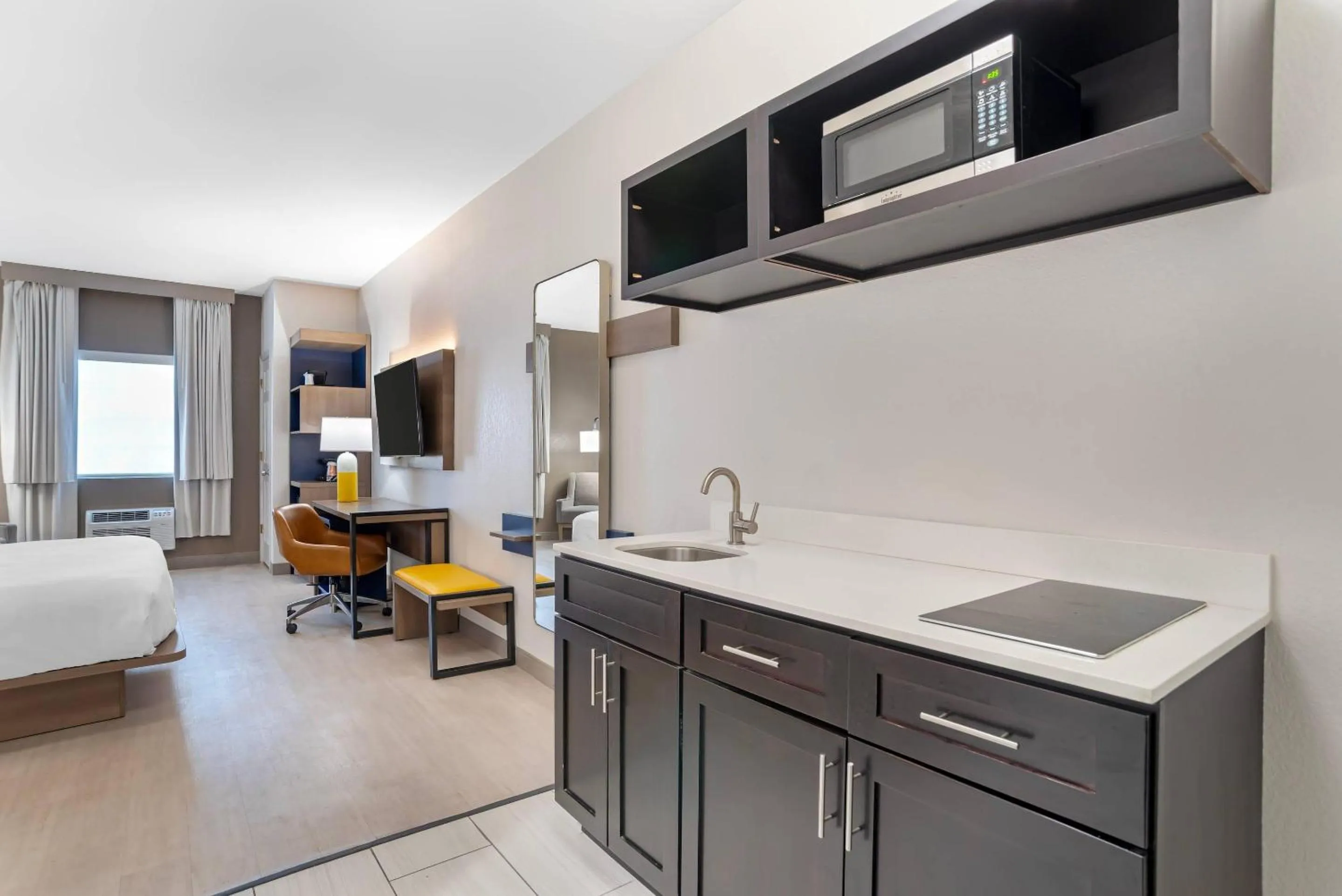 Bedroom, Bed in Comfort Inn Pensacola near NAS Corry Station