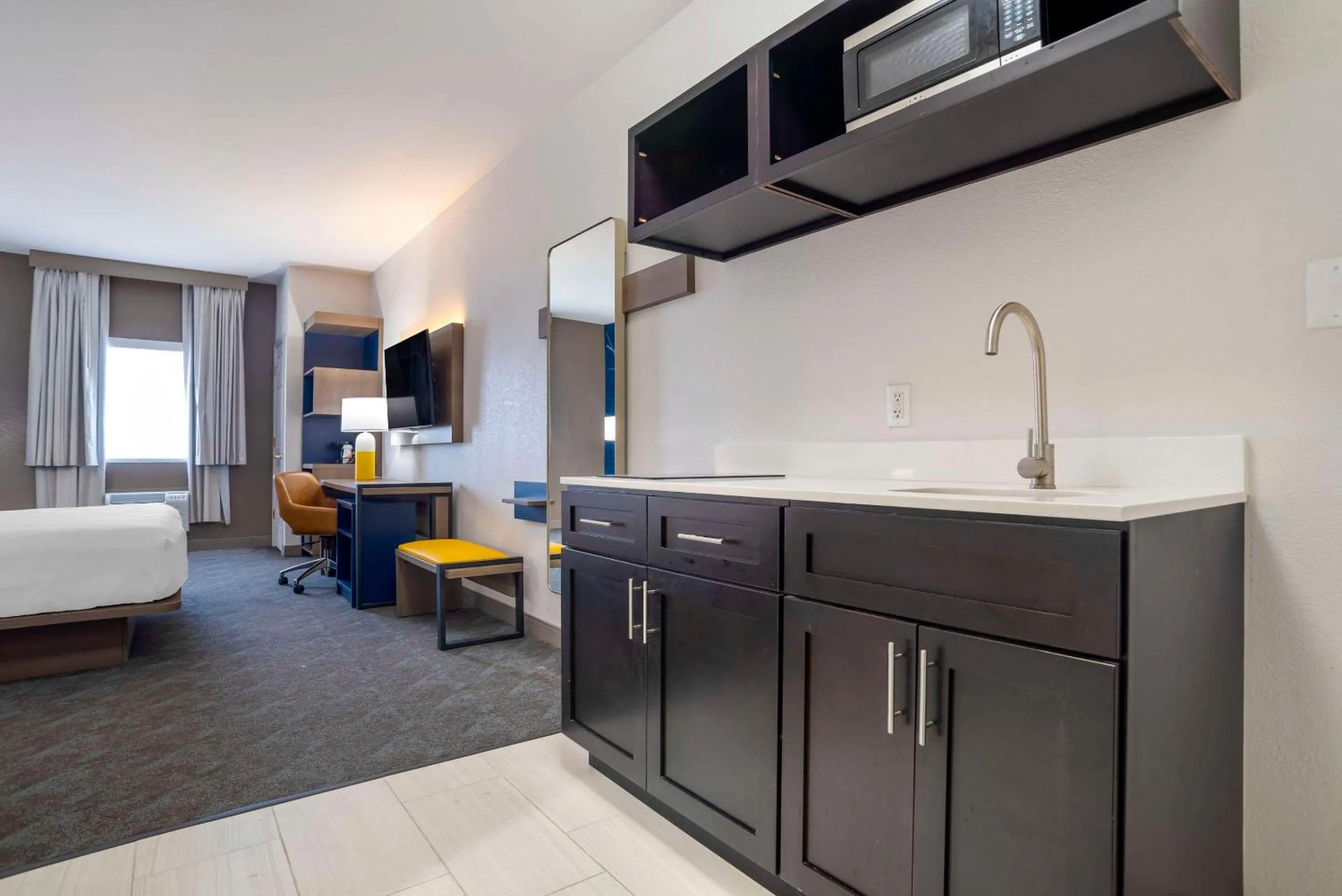 Bedroom, Bed in Comfort Inn Pensacola near NAS Corry Station