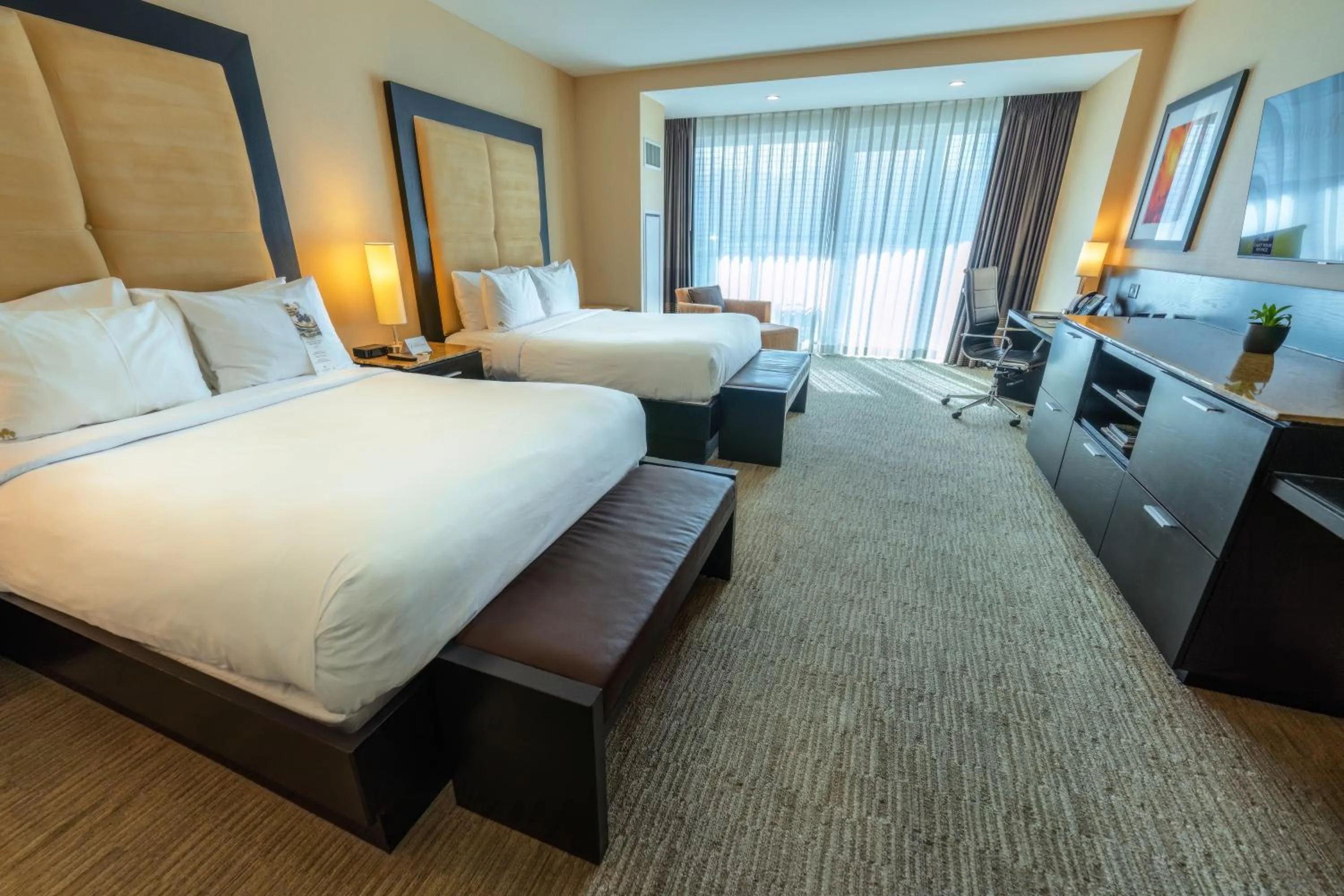Bedroom, Bed in Agua Caliente Casino Rancho Mirage