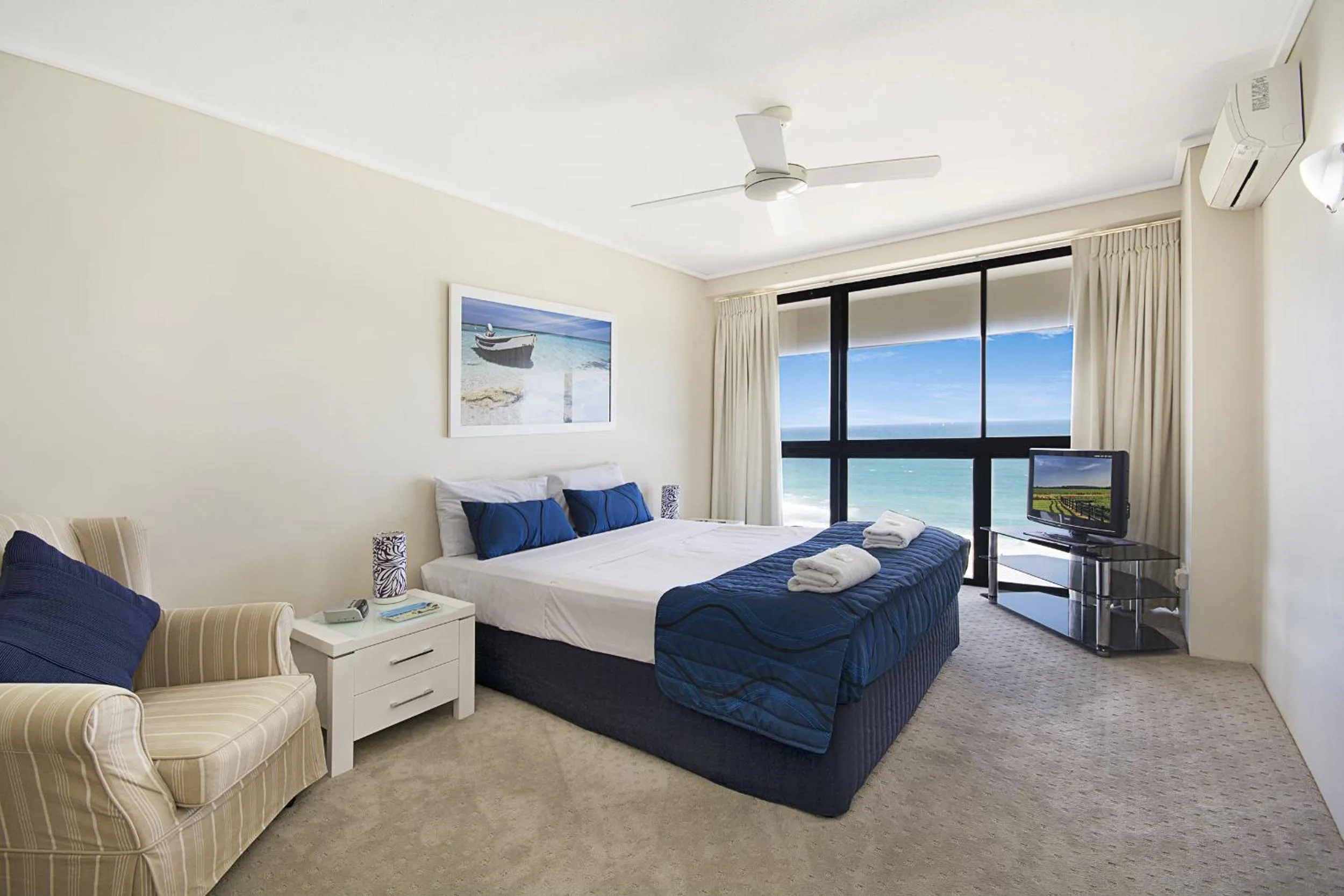 Bedroom, Bed in Clubb Coolum Beach Resort Sunshine Coast