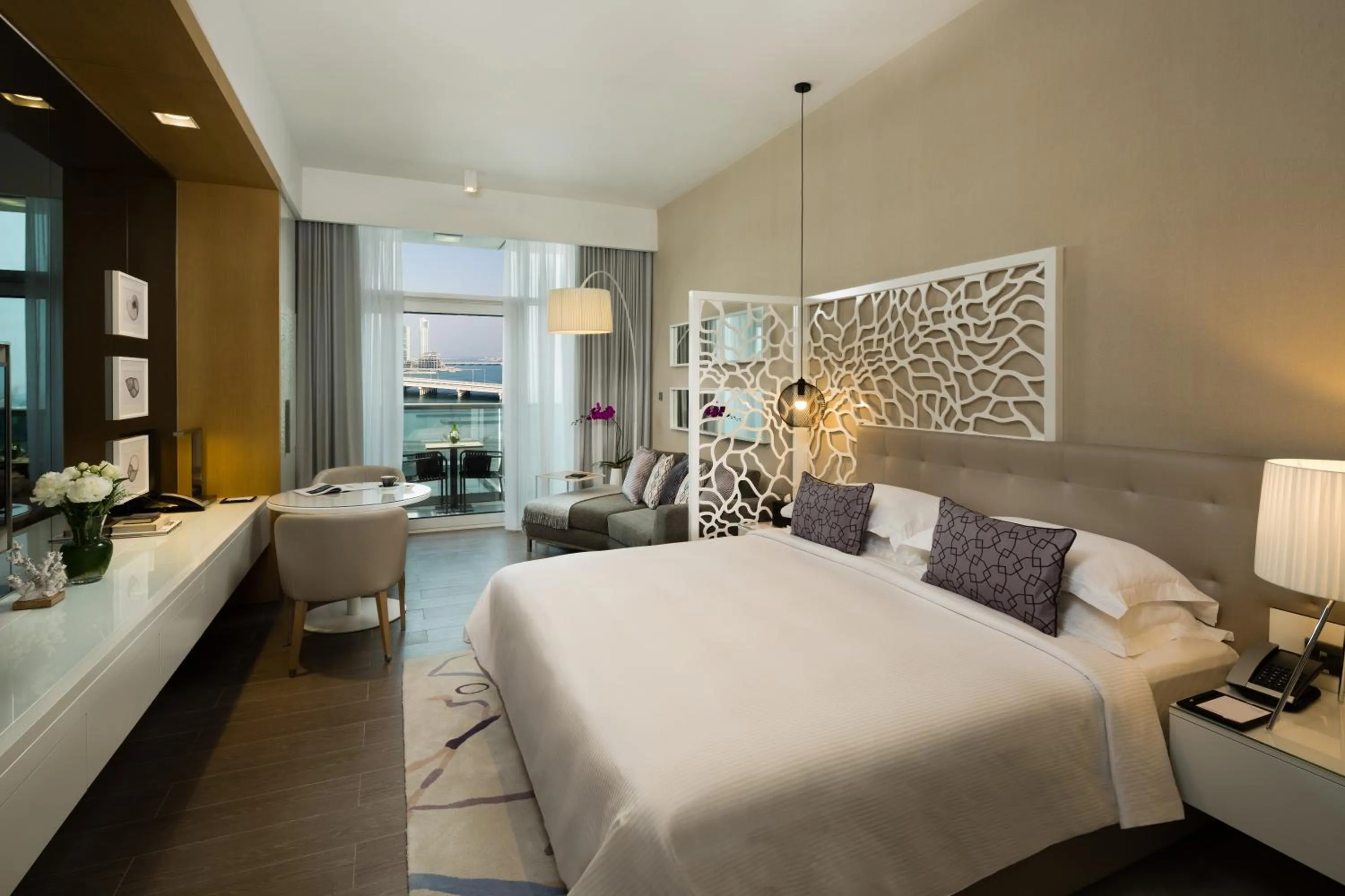 Balcony/Terrace, Bed in Beach Rotana Residences