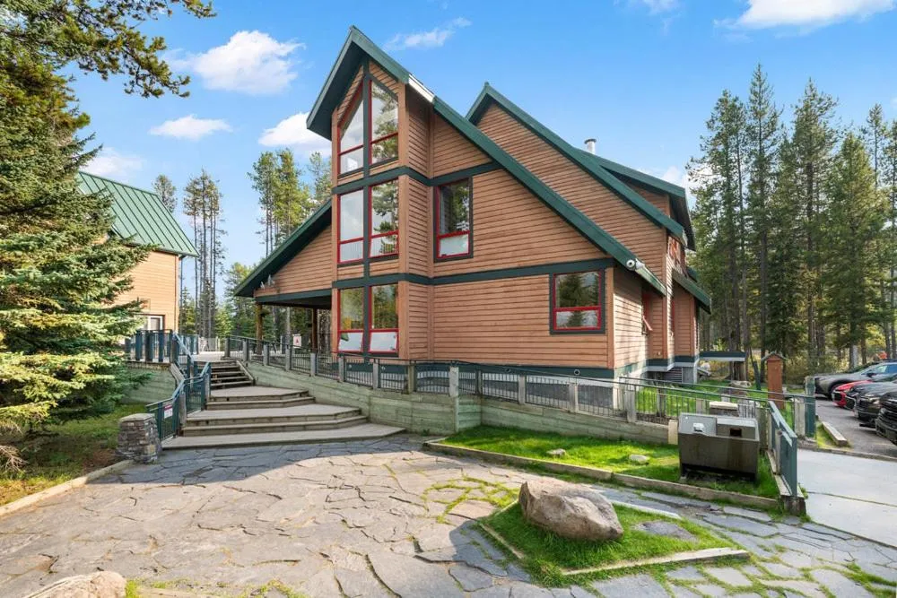 HI Lake Louise Alpine Centre - Hostel