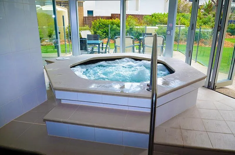 Hot Tub in Zenith Ocean Front Apartments Gold Coast - Official Listing