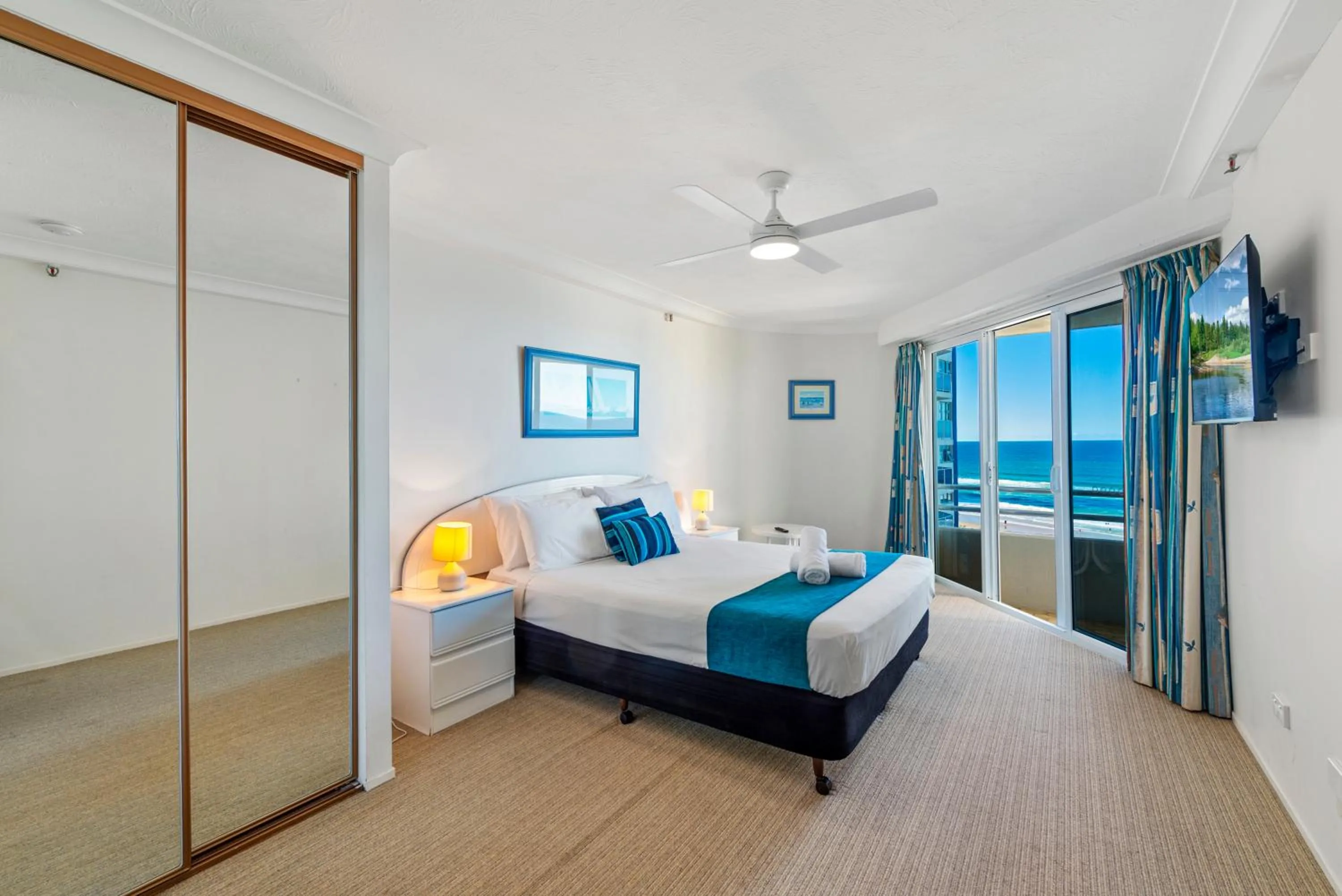 Bed in Zenith Ocean Front Apartments Gold Coast - Official Listing