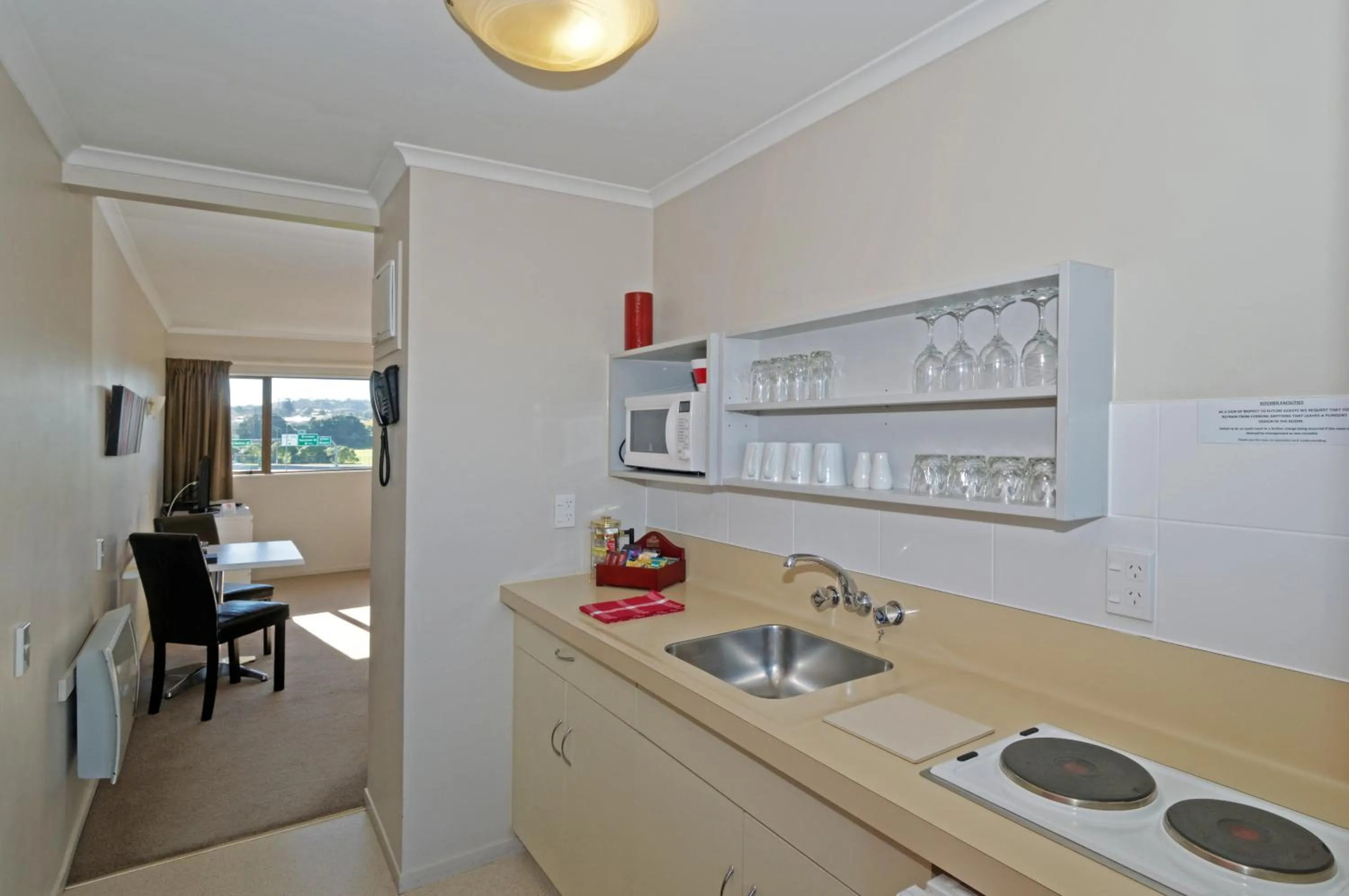 Day in Airport Harbour Motel